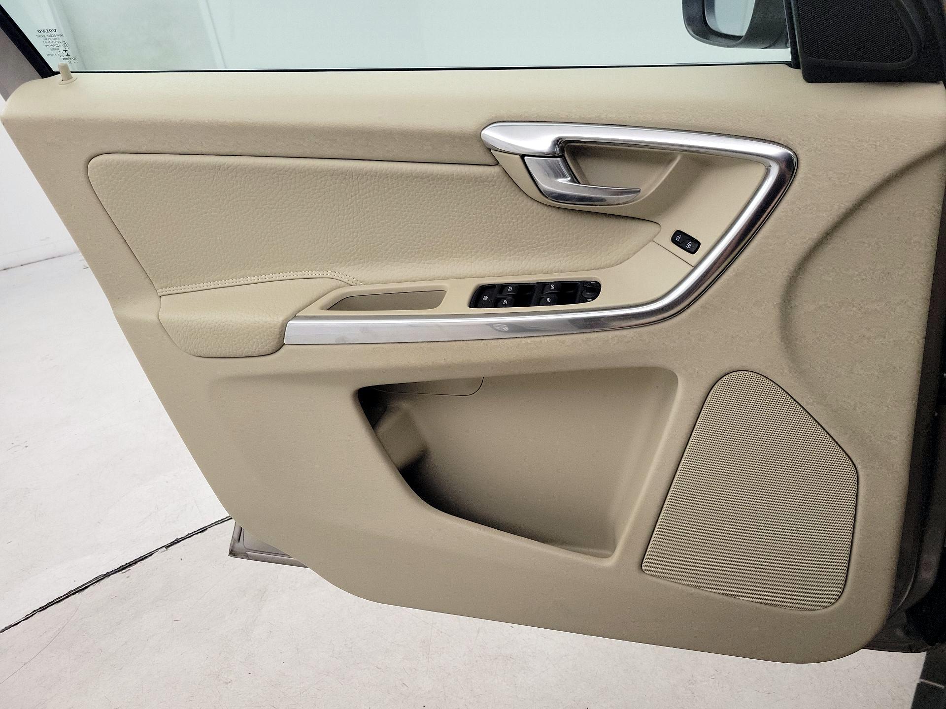 Thumbnail: 2014 Volvo XC60 - 12