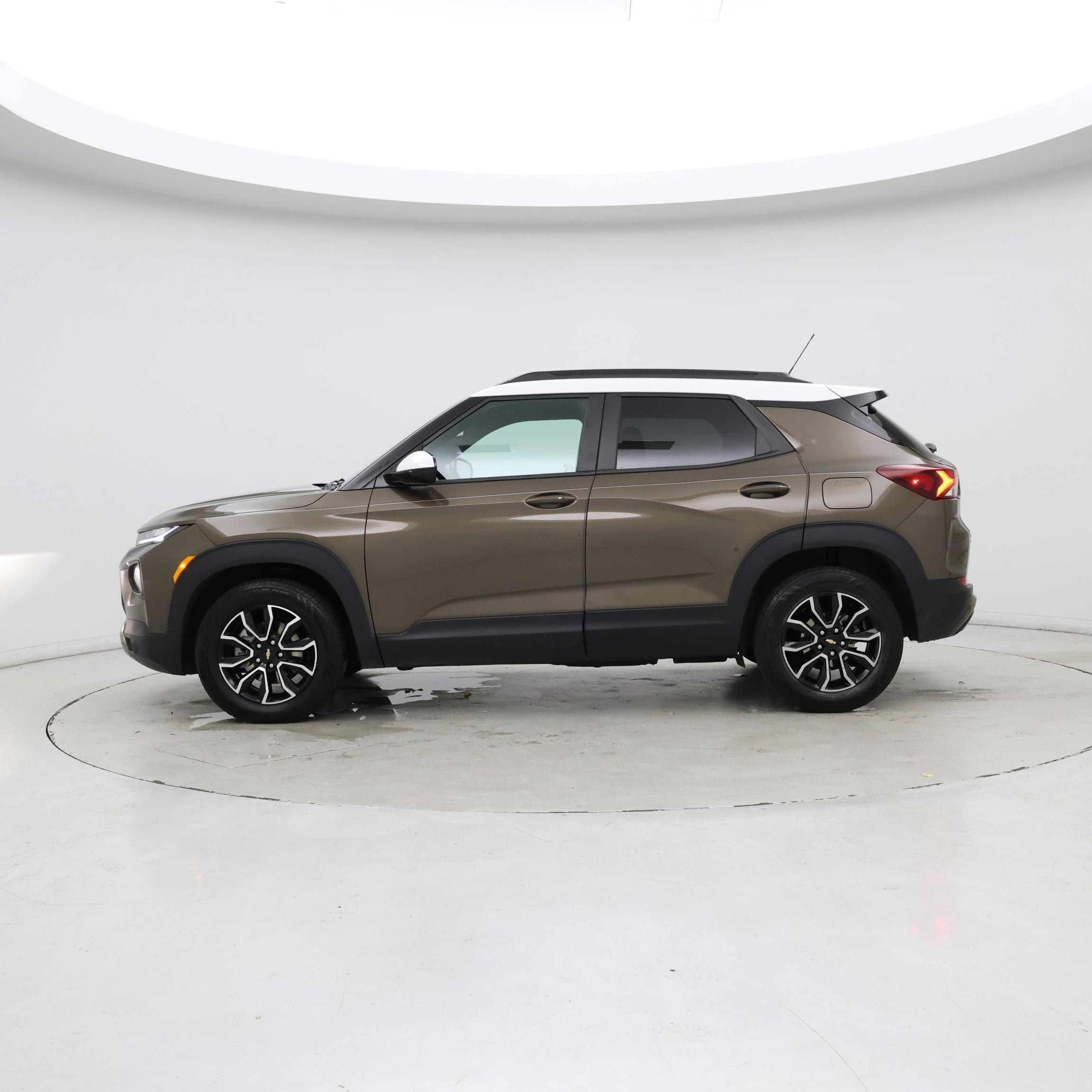 Thumbnail: 2021 Chevrolet TrailBlazer - 3