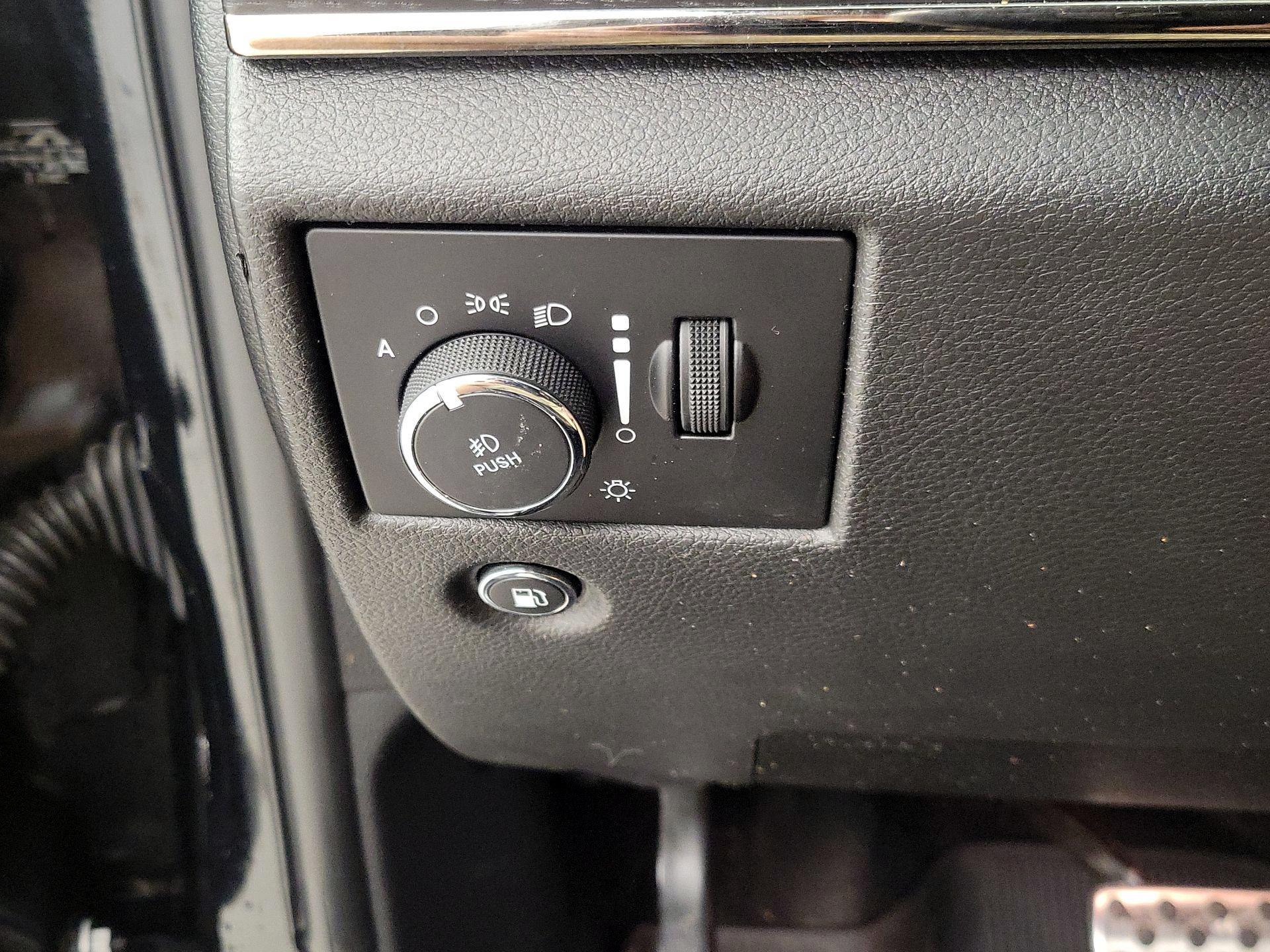 Thumbnail: 2021 Jeep Grand Cherokee - 13