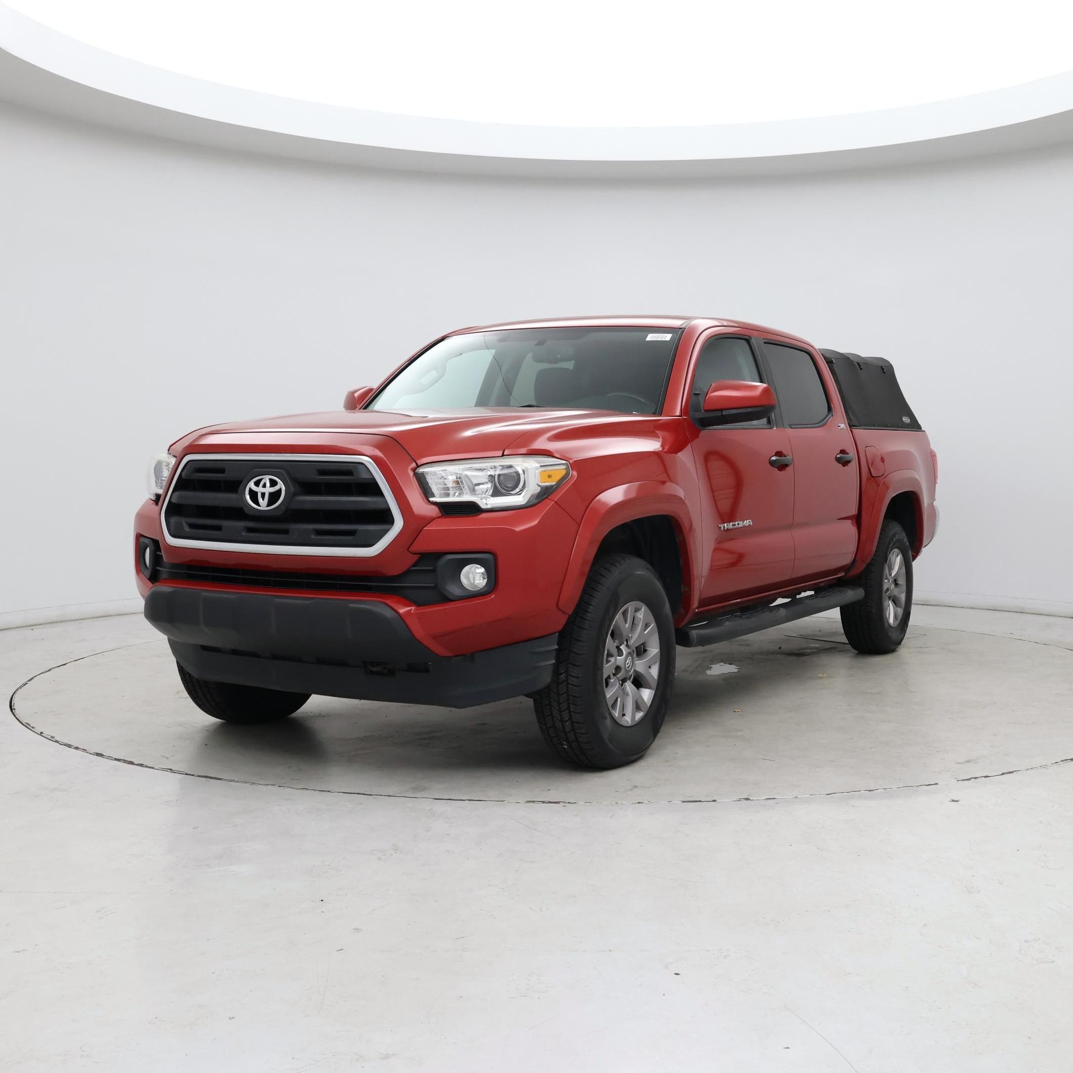 Thumbnail: 2017 Toyota Tacoma - 4
