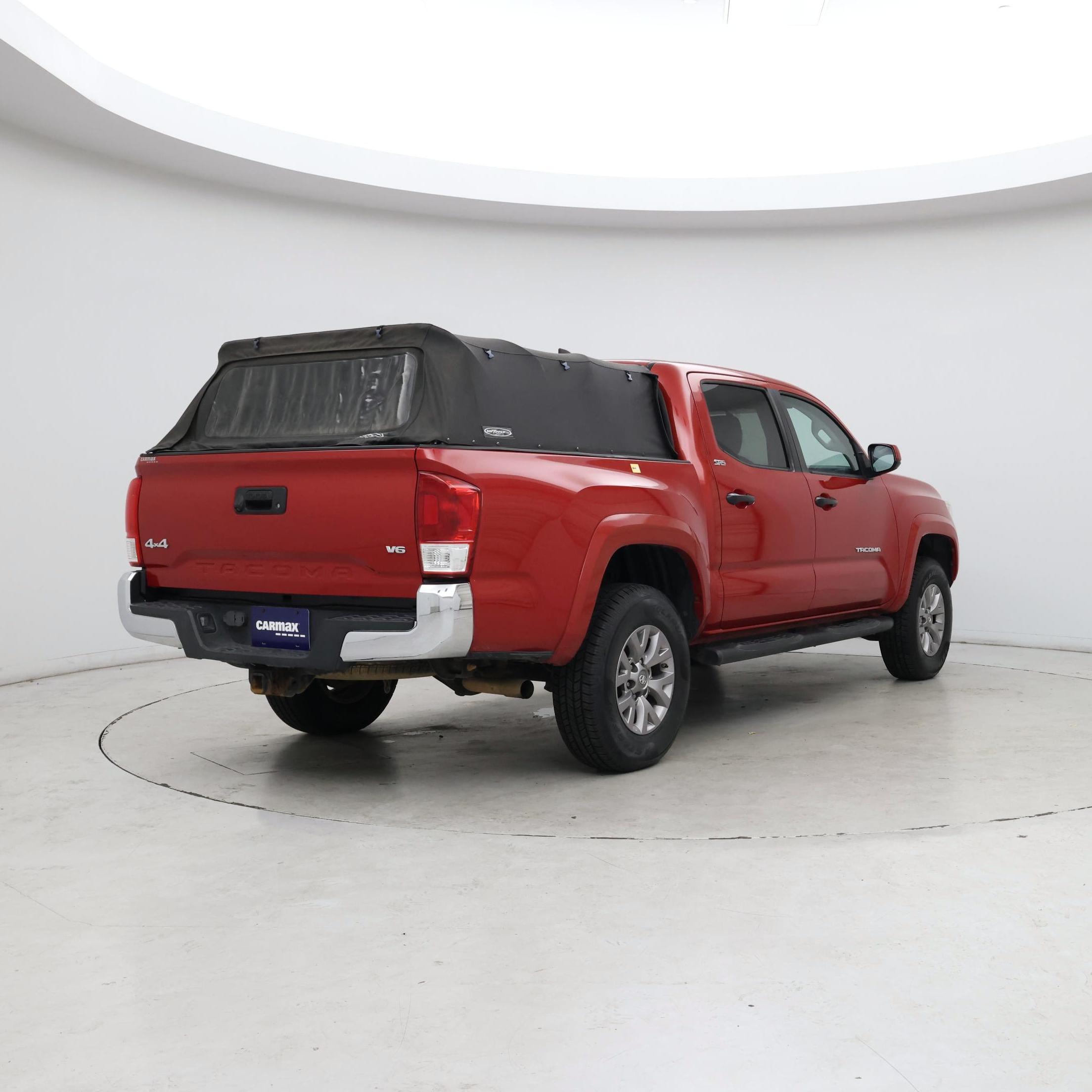 Thumbnail: 2017 Toyota Tacoma - 8