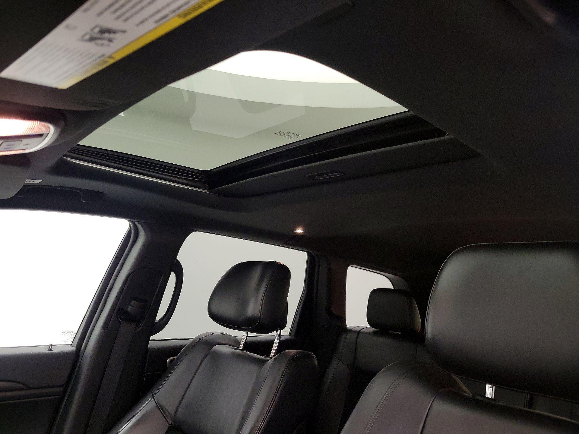 Thumbnail: 2017 Jeep Grand Cherokee - 19