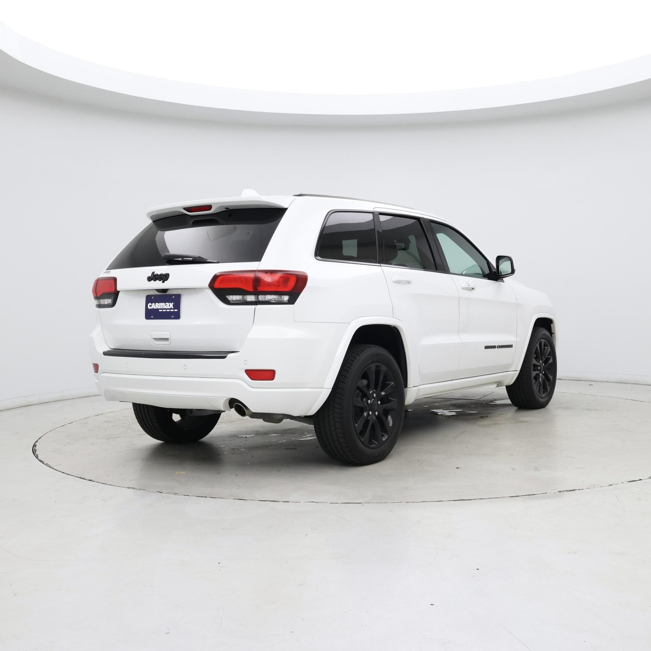 Thumbnail: 2017 Jeep Grand Cherokee - 8