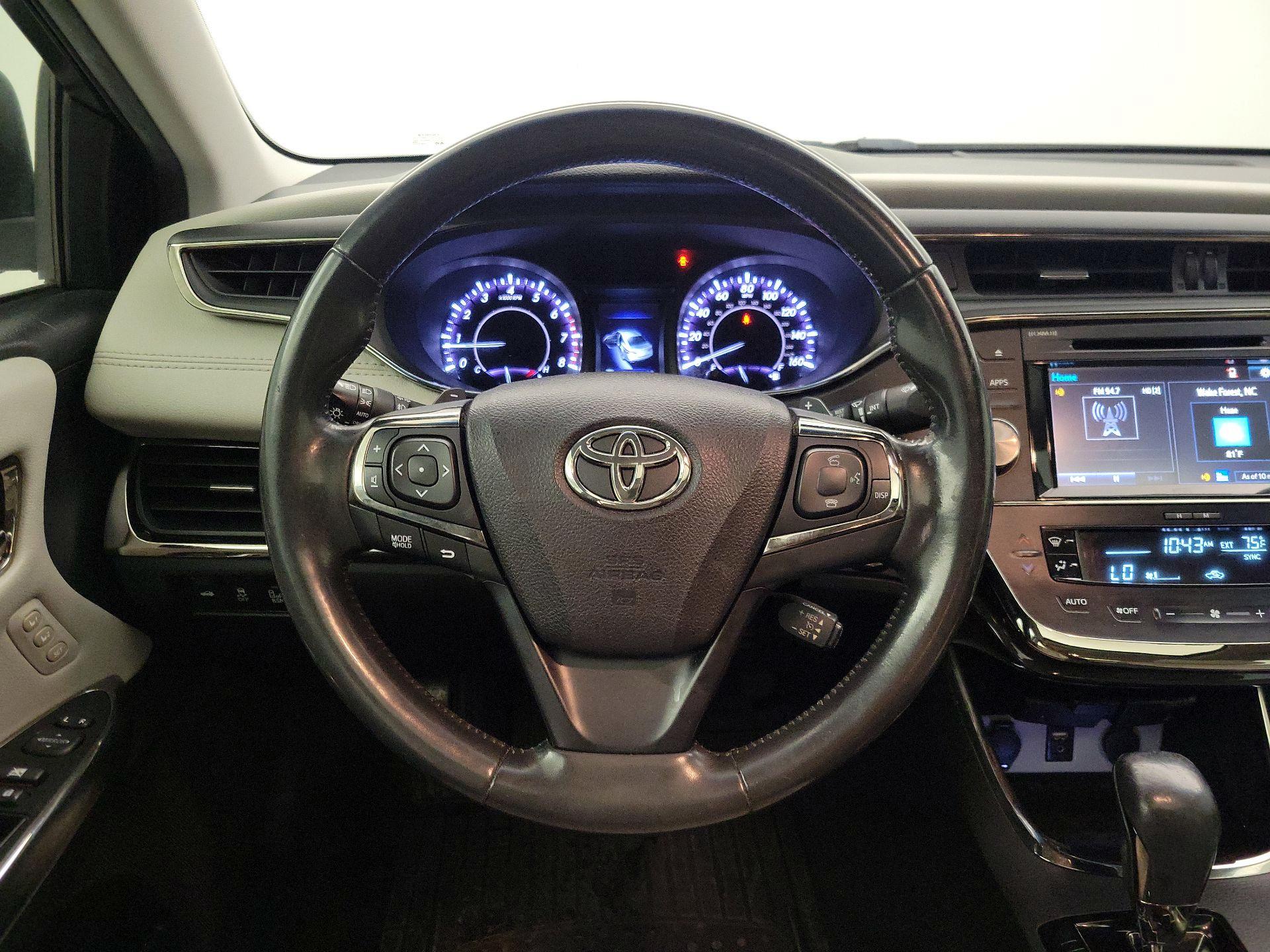 Thumbnail: 2015 Toyota Avalon - 10