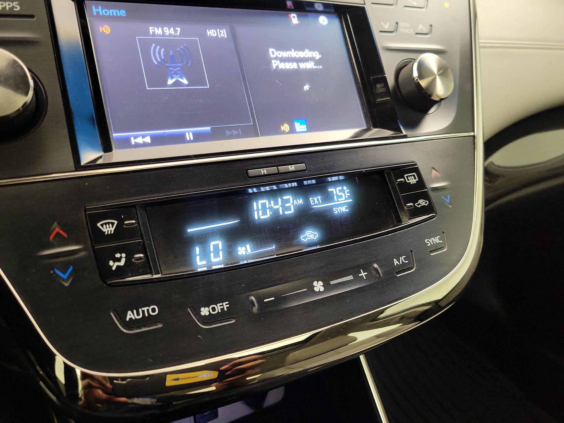 Thumbnail: 2015 Toyota Avalon - 16