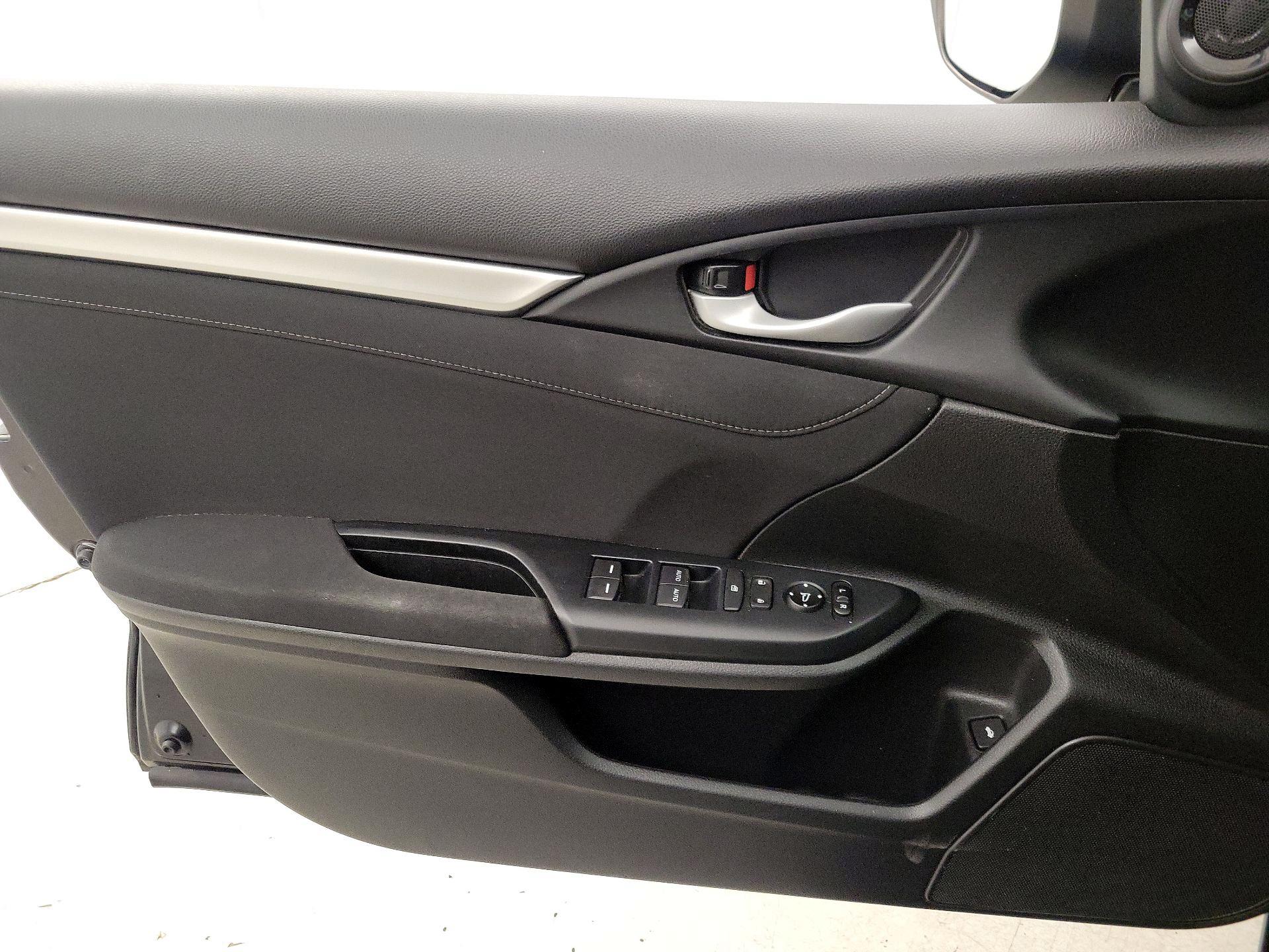 Thumbnail: 2016 Honda Civic - 12