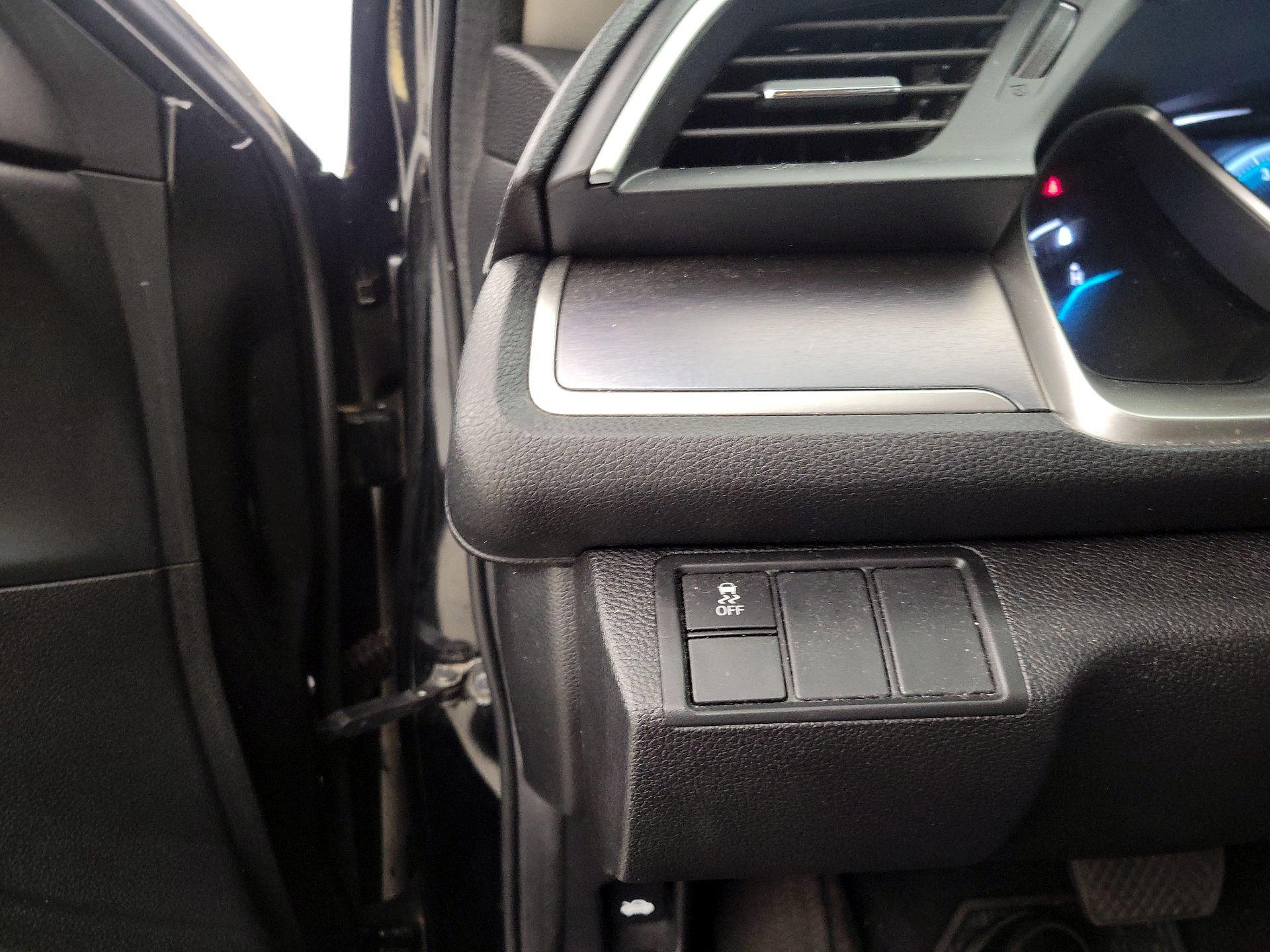 Thumbnail: 2016 Honda Civic - 13