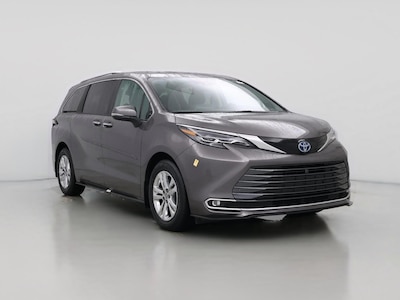 Silver 2024 Toyota Sienna Hybrid Platinum
