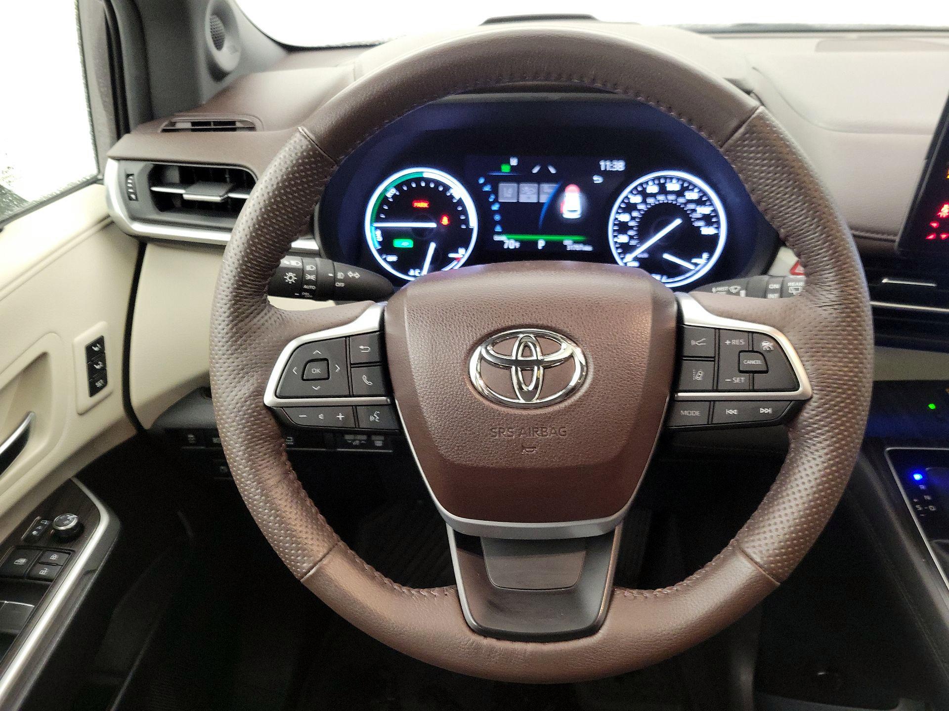 Thumbnail: 2024 Toyota Sienna - 10