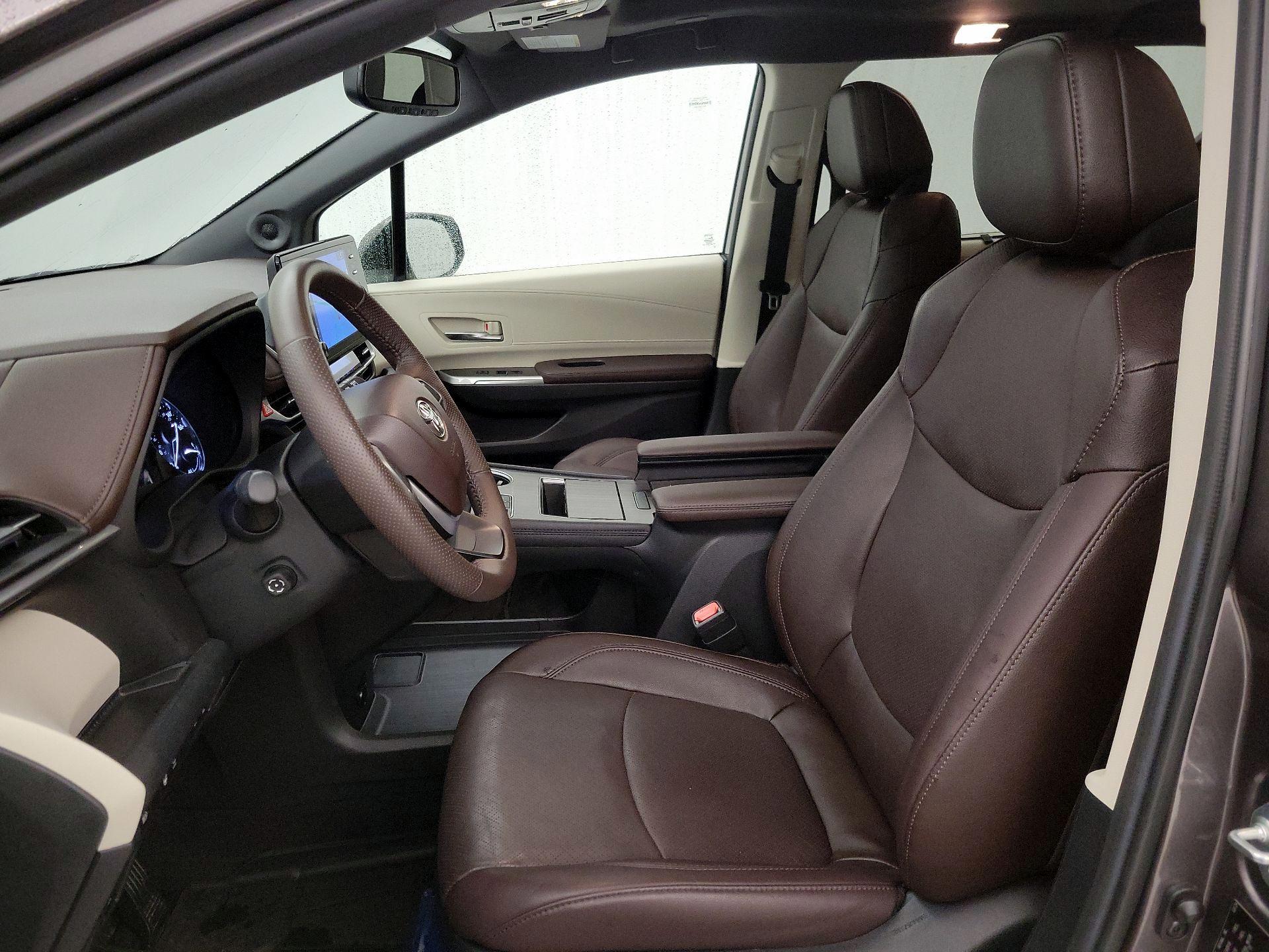 Thumbnail: 2024 Toyota Sienna - 11