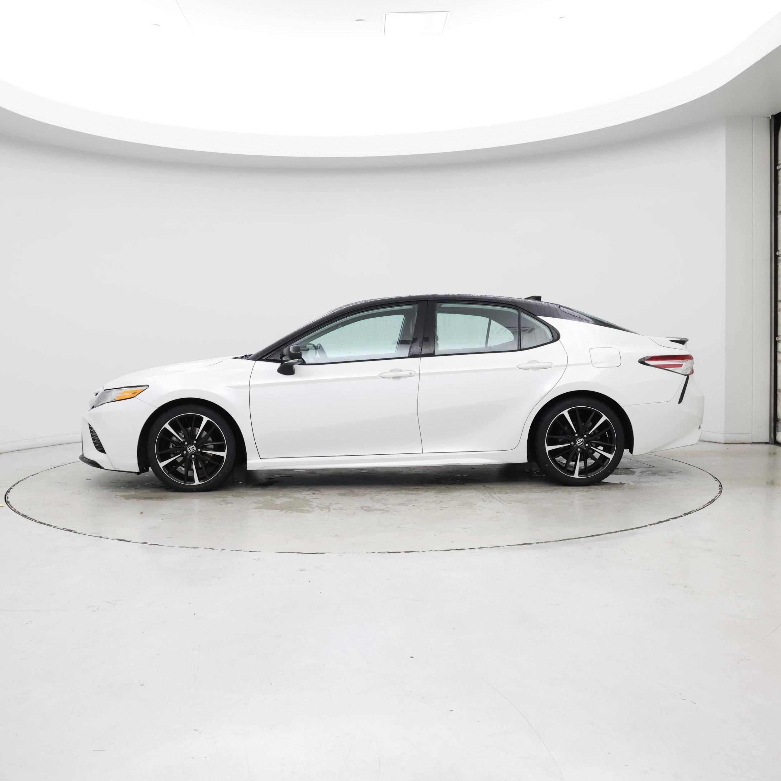 Thumbnail: 2020 Toyota Camry - 3