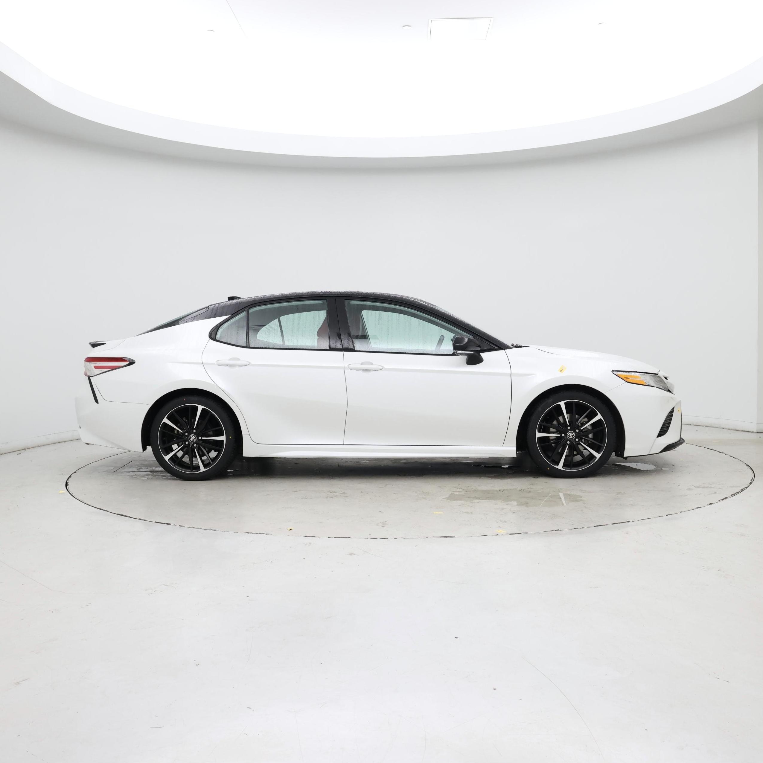 Thumbnail: 2020 Toyota Camry - 7