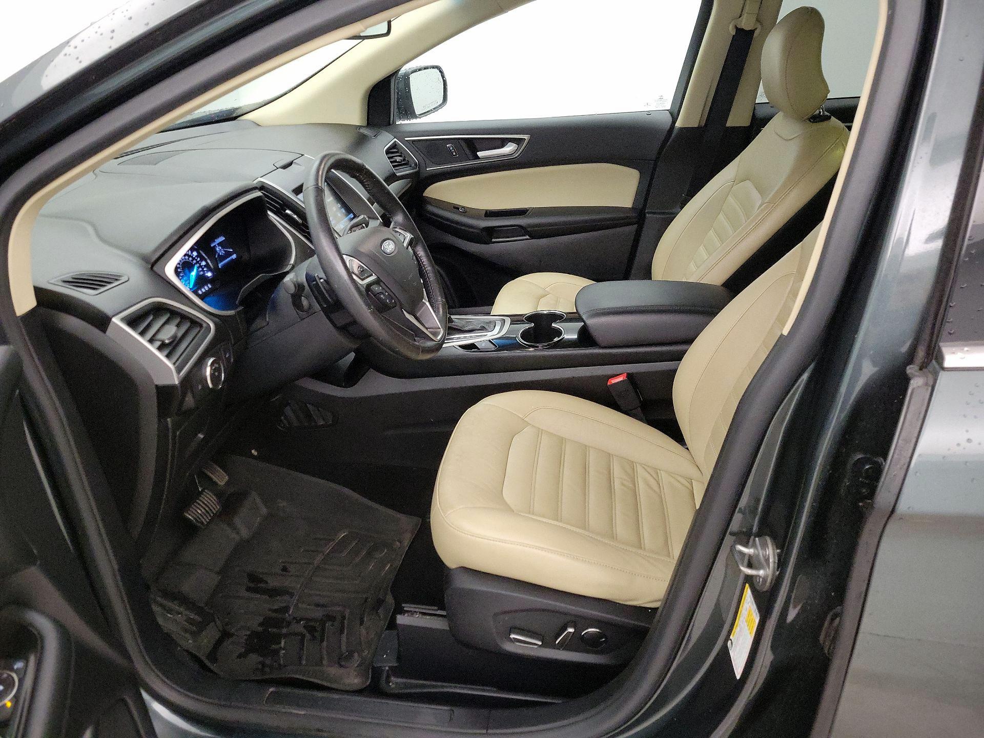 Thumbnail: 2015 Ford Edge - 11
