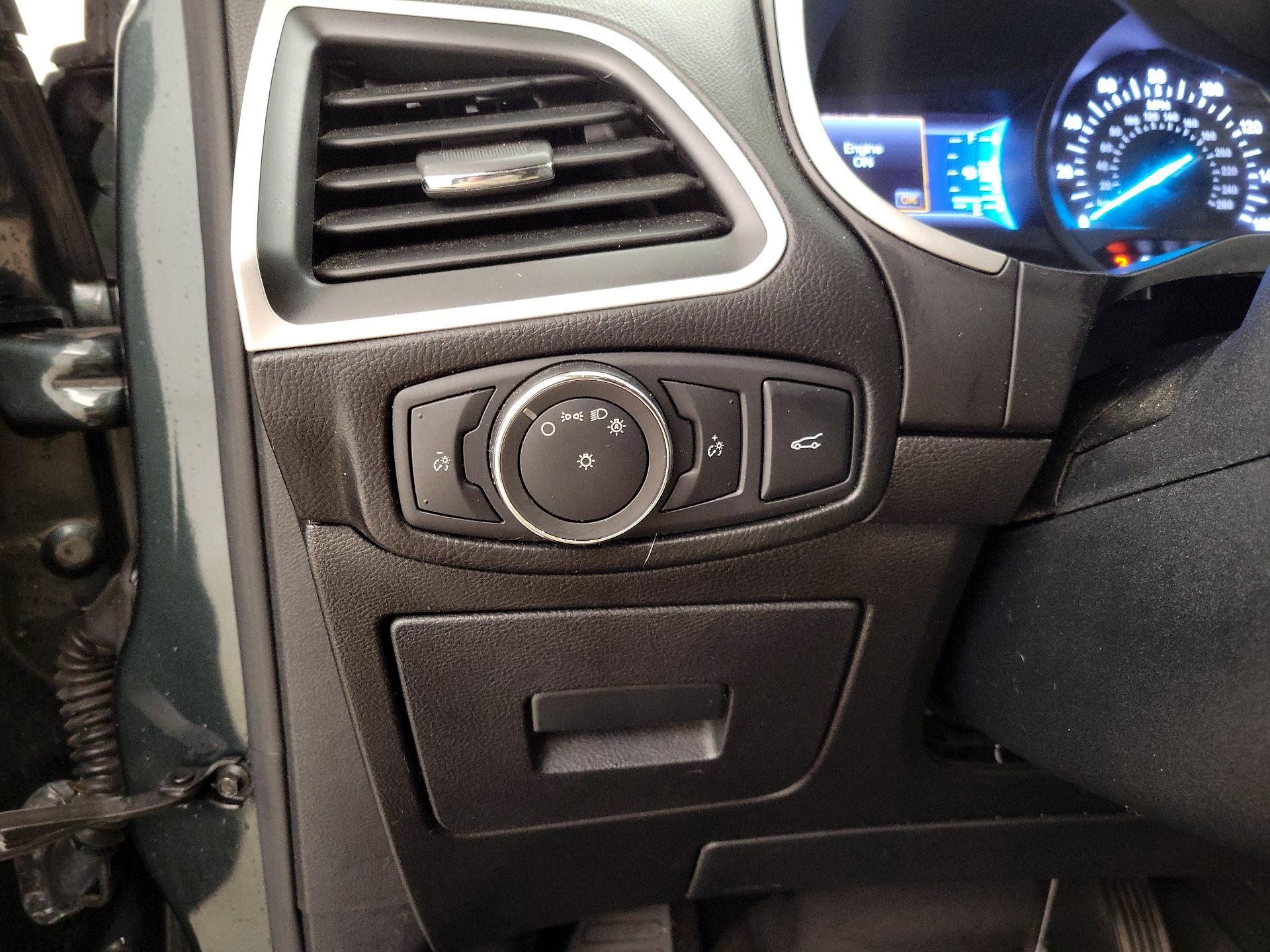 Thumbnail: 2015 Ford Edge - 13