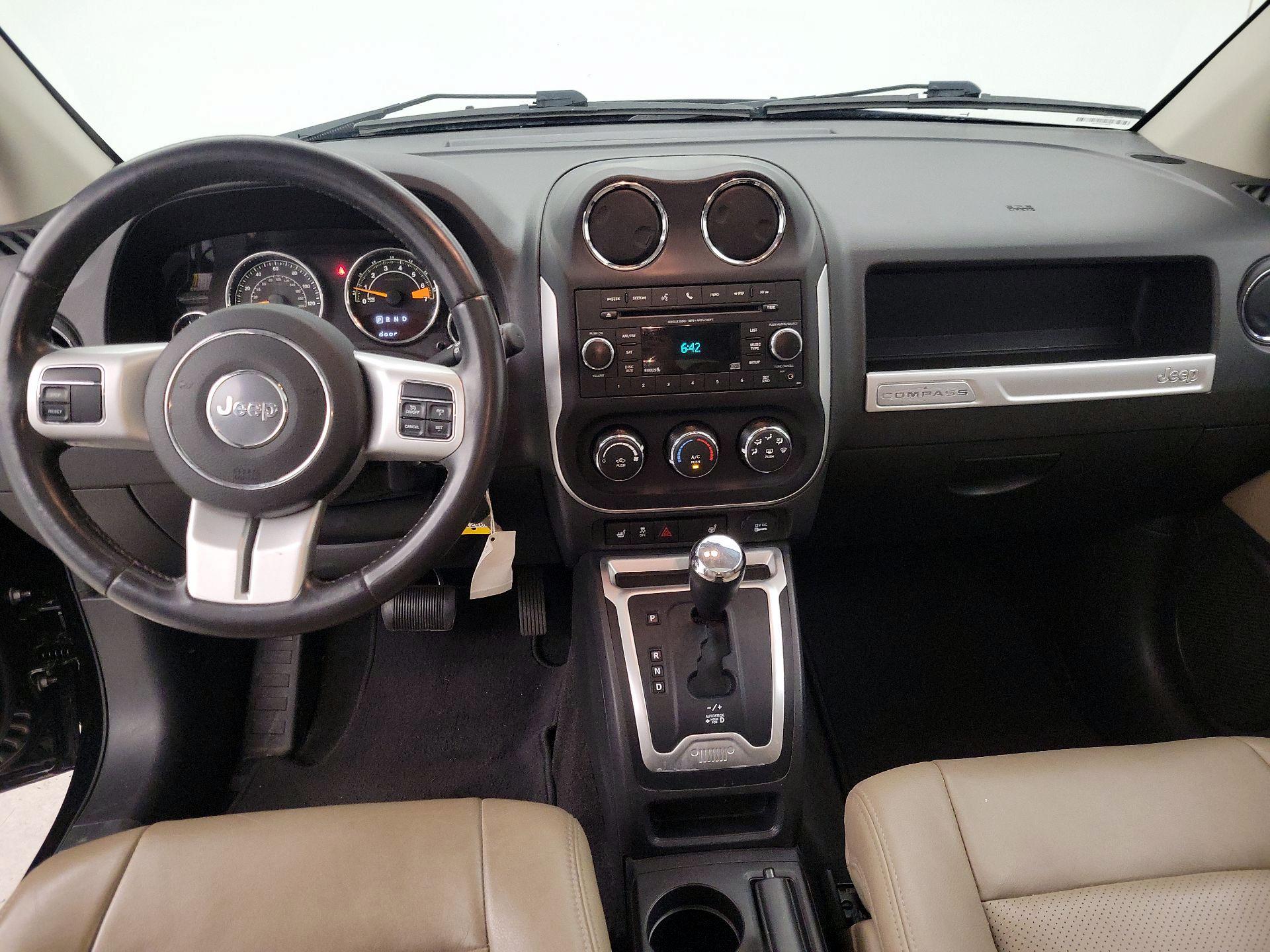 Thumbnail: 2015 Jeep Compass - 9