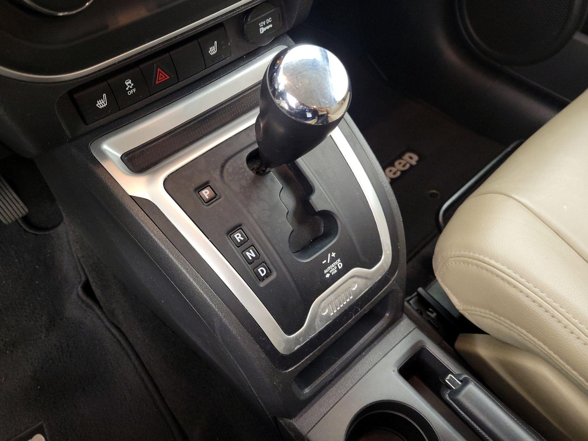 Thumbnail: 2015 Jeep Compass - 16