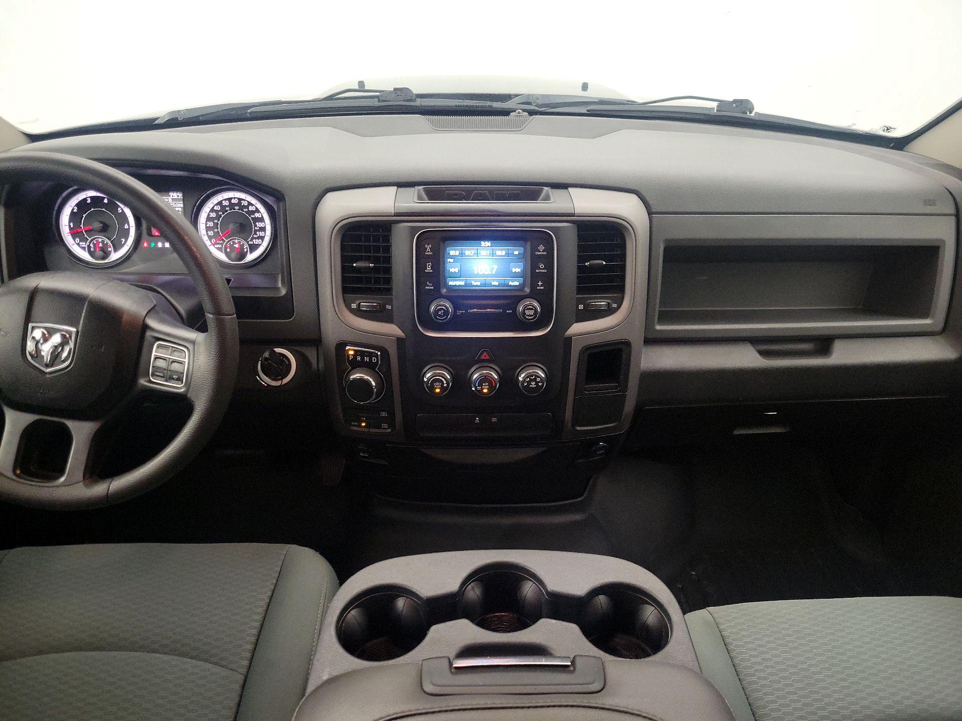 Thumbnail: 2019 RAM 1500 Classic - 9