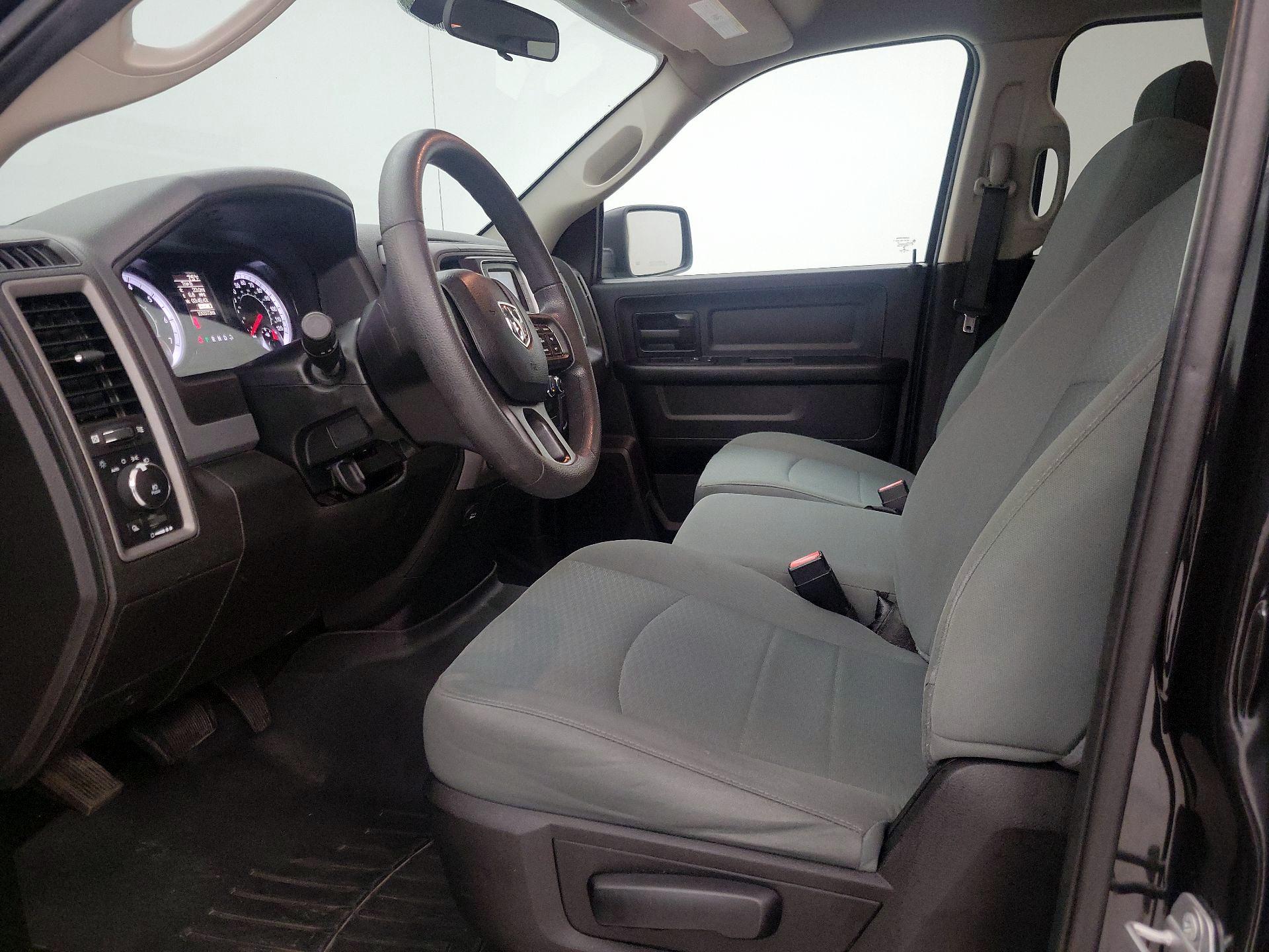 Thumbnail: 2019 RAM 1500 Classic - 11