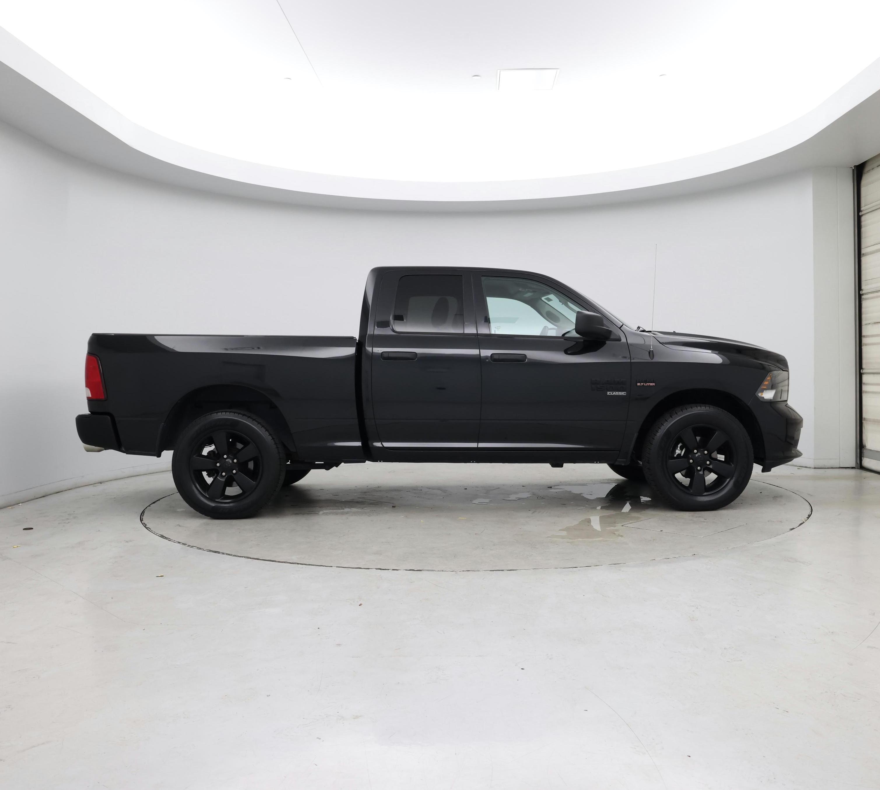 Thumbnail: 2019 RAM 1500 Classic - 7