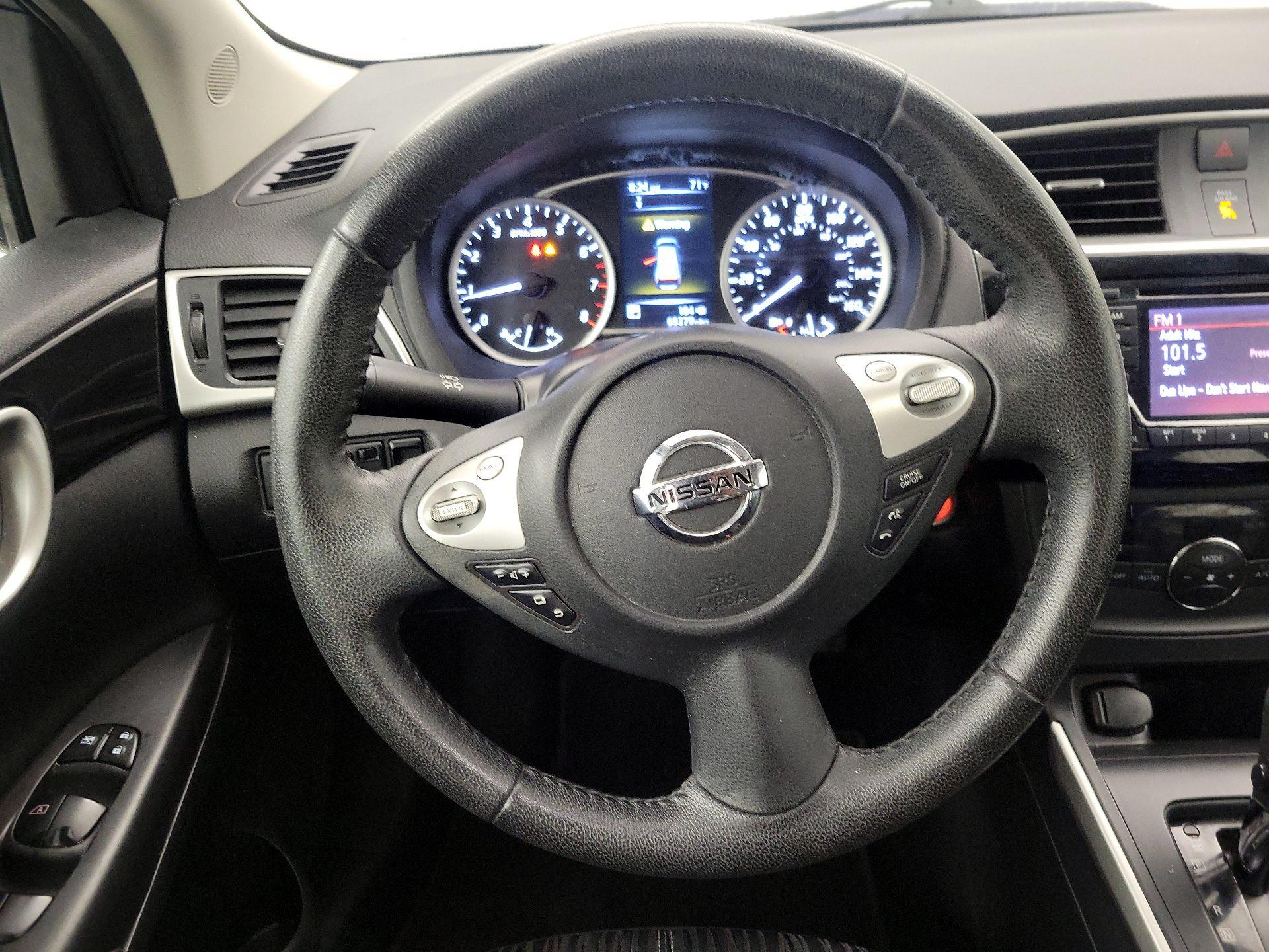 Thumbnail: 2018 Nissan Sentra - 10