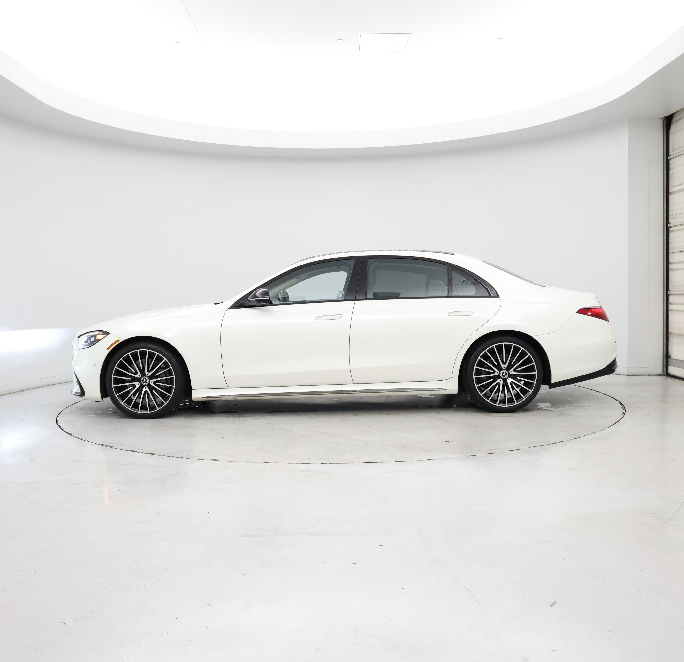 Thumbnail: 2023 Mercedes-Benz S-Class - 3