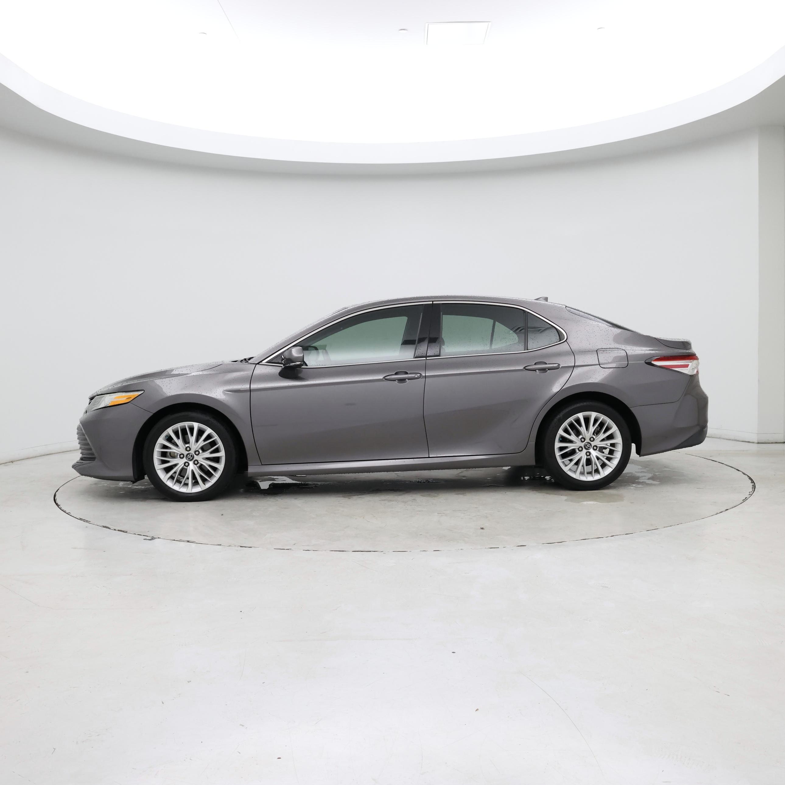 Thumbnail: 2019 Toyota Camry - 3
