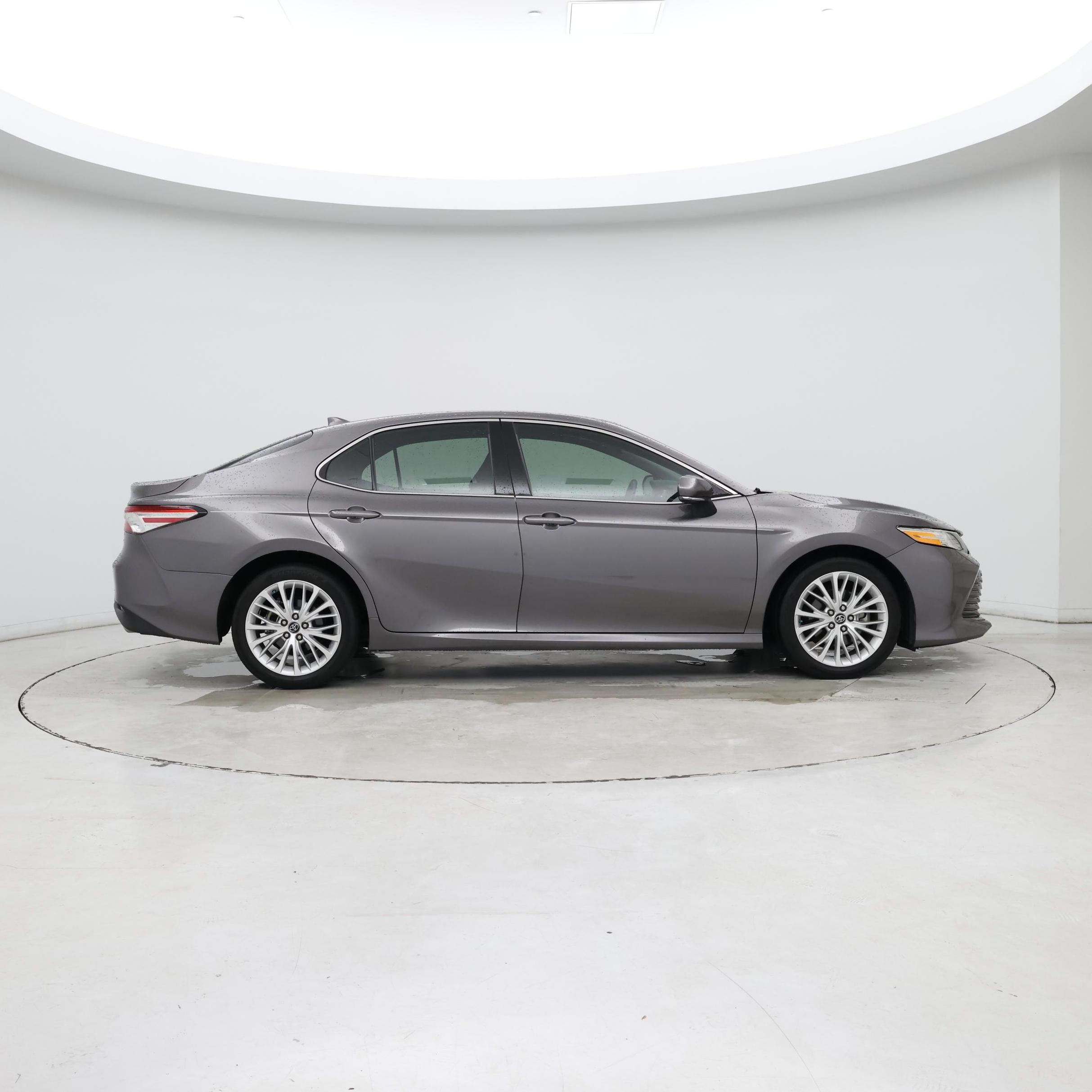 Thumbnail: 2019 Toyota Camry - 7