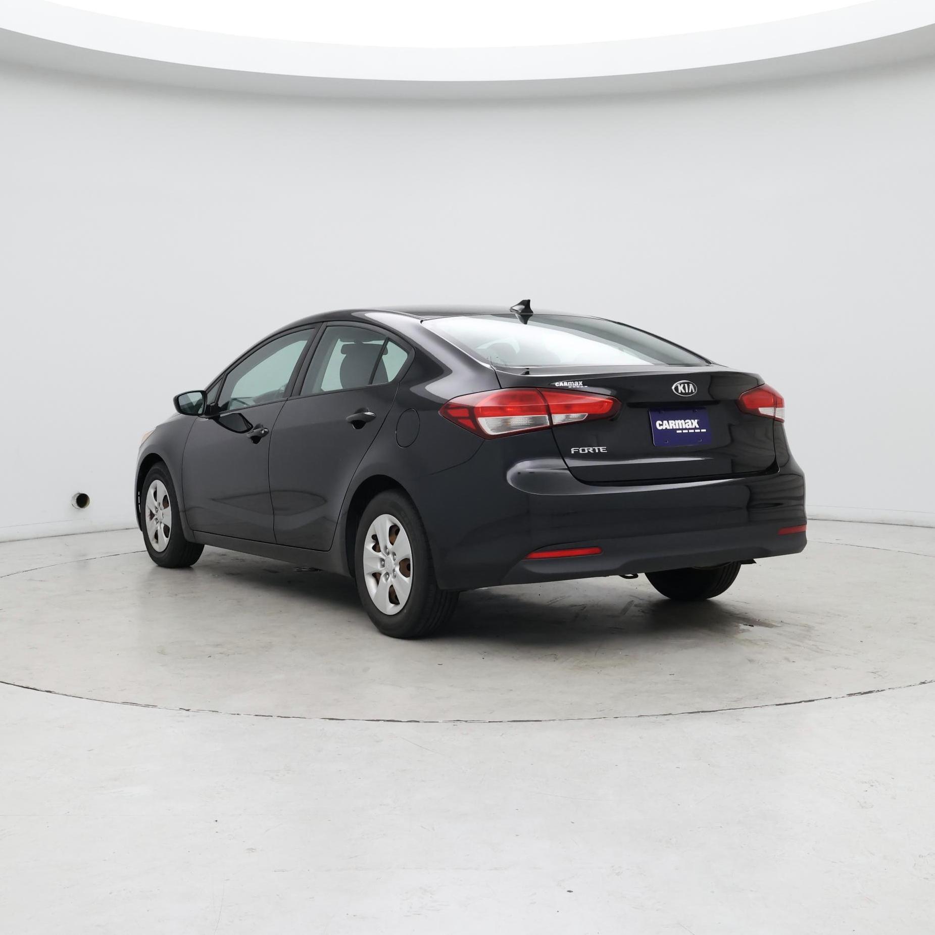 Thumbnail: 2017 Kia Forte - 2