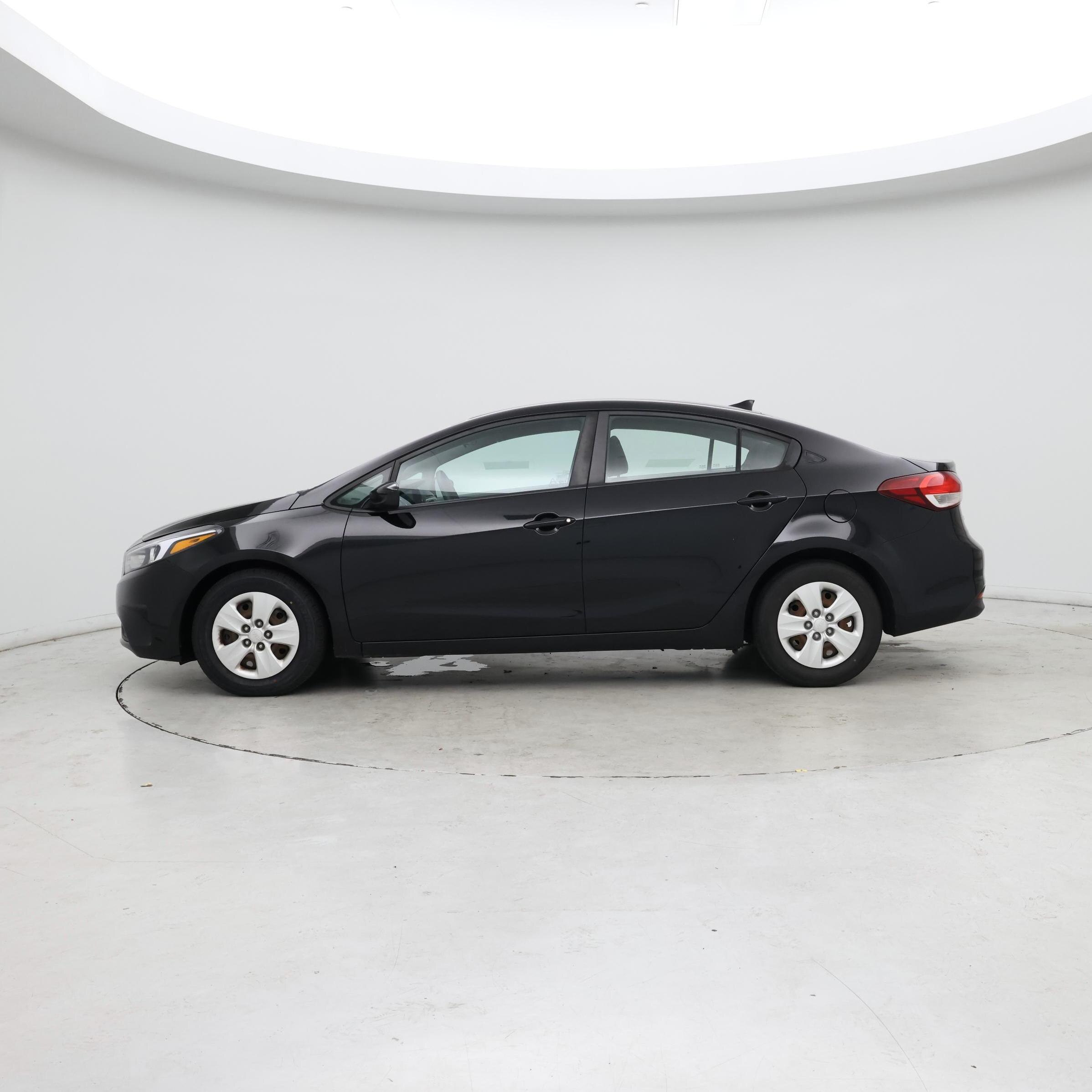 Thumbnail: 2017 Kia Forte - 3