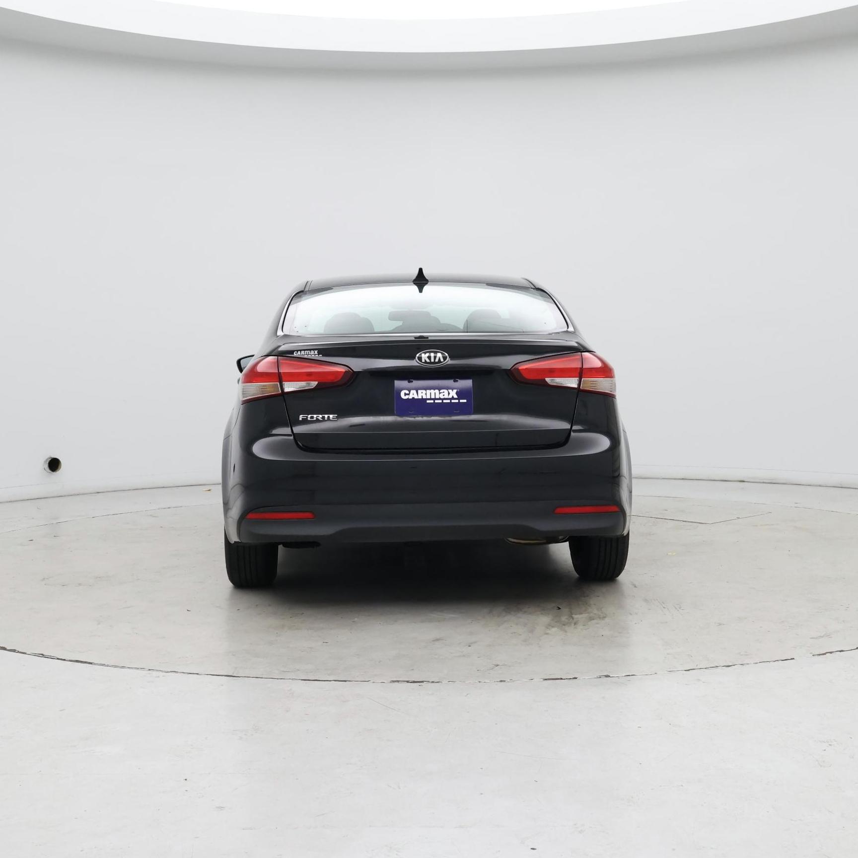 Thumbnail: 2017 Kia Forte - 6