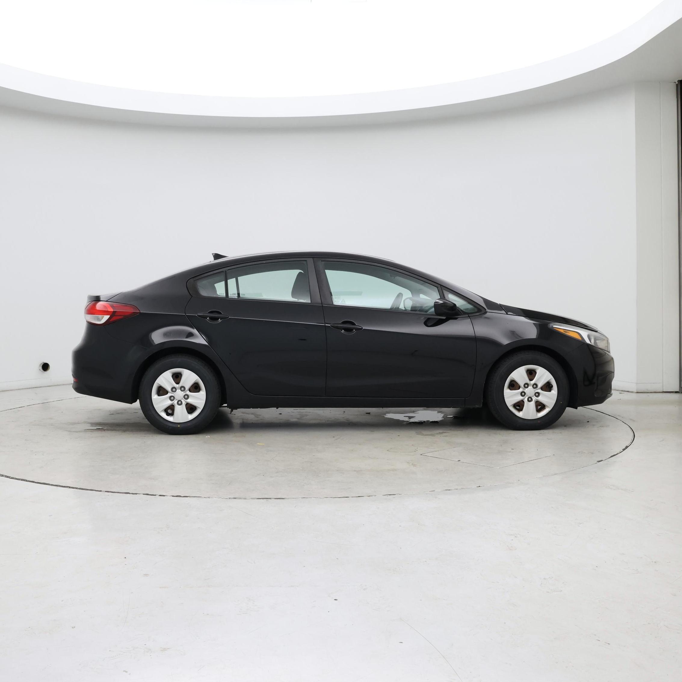 Thumbnail: 2017 Kia Forte - 7
