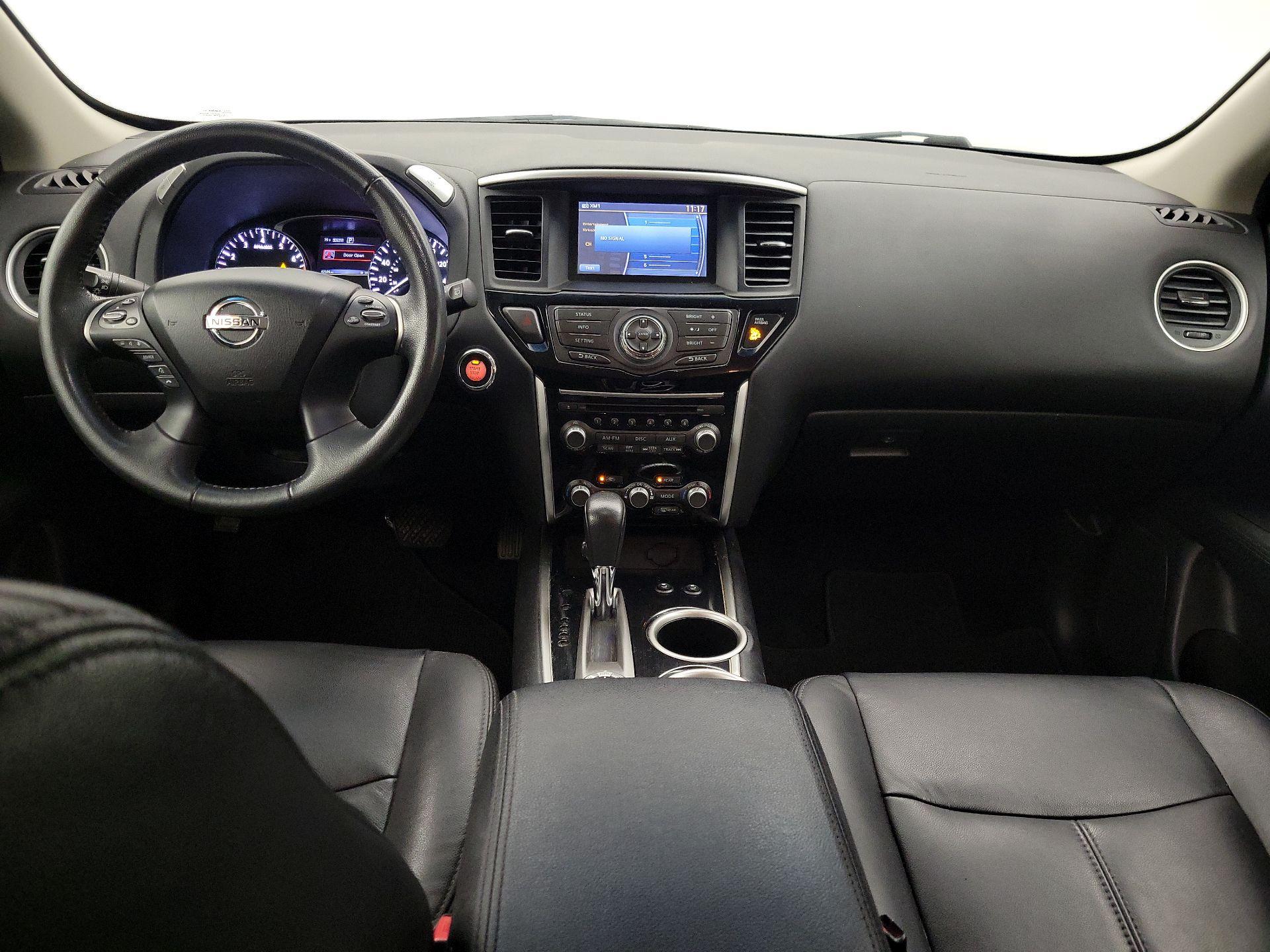 Thumbnail: 2016 Nissan Pathfinder - 9