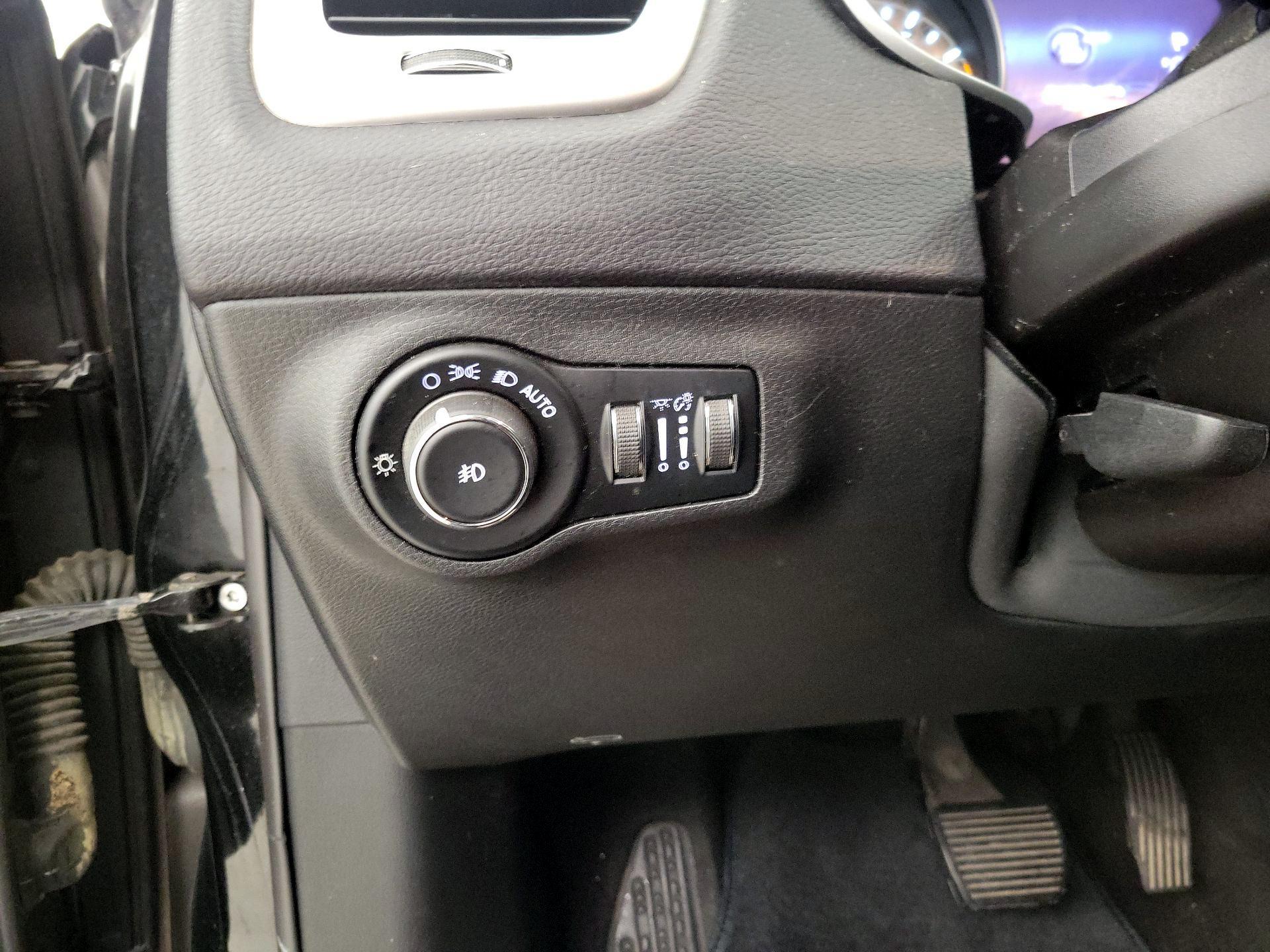 Thumbnail: 2017 Jeep Compass - 13