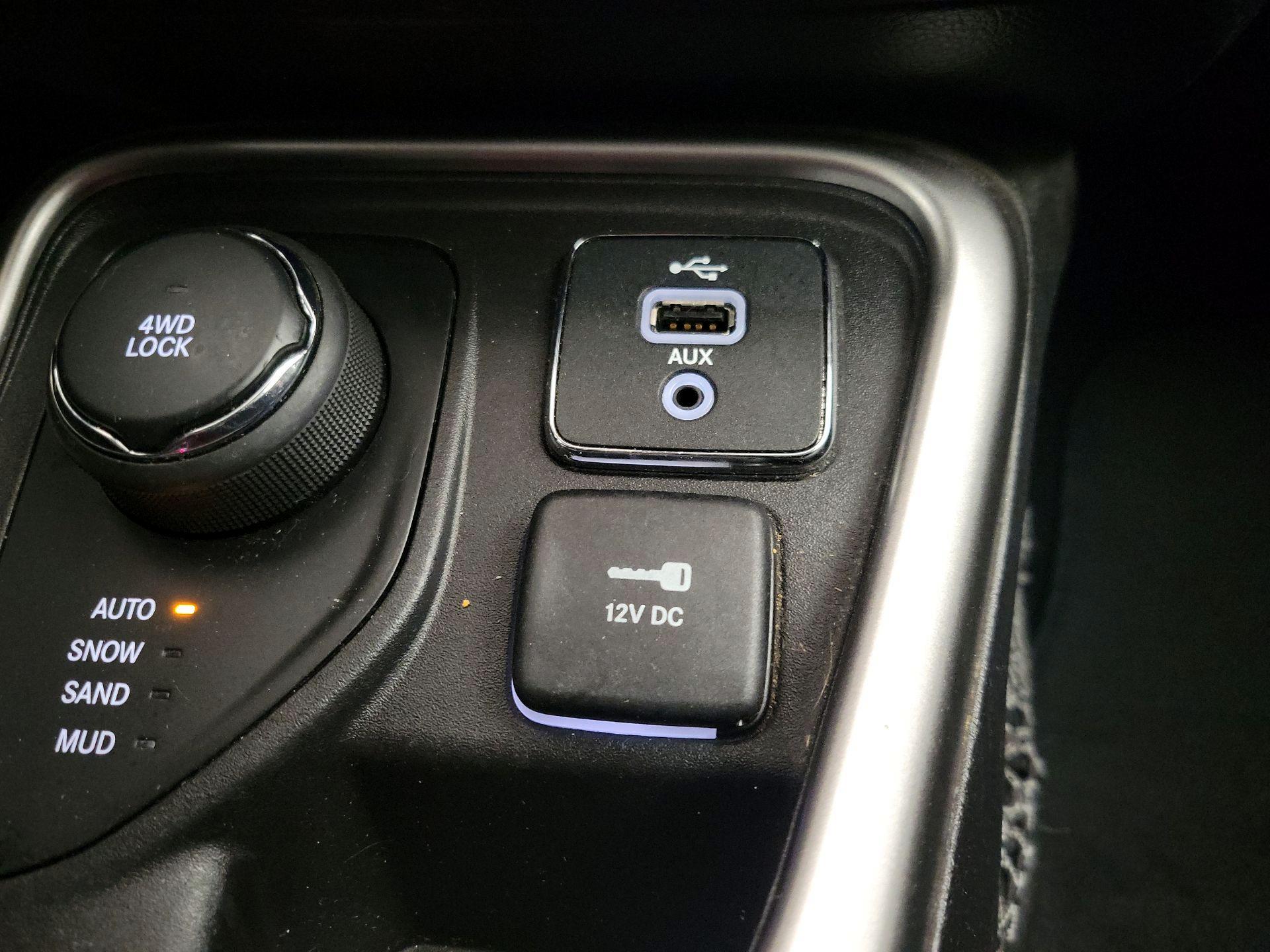 Thumbnail: 2017 Jeep Compass - 18