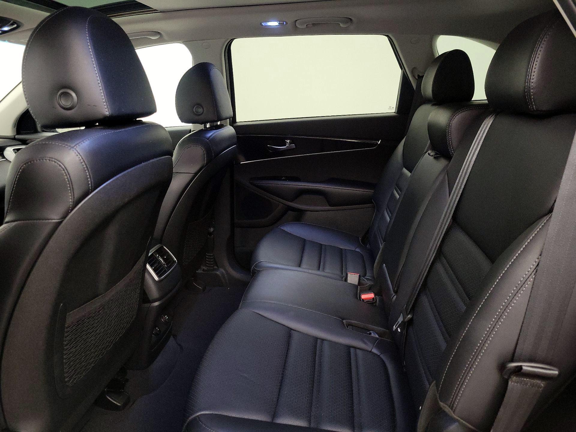 Thumbnail: 2020 Kia Sorento - 20