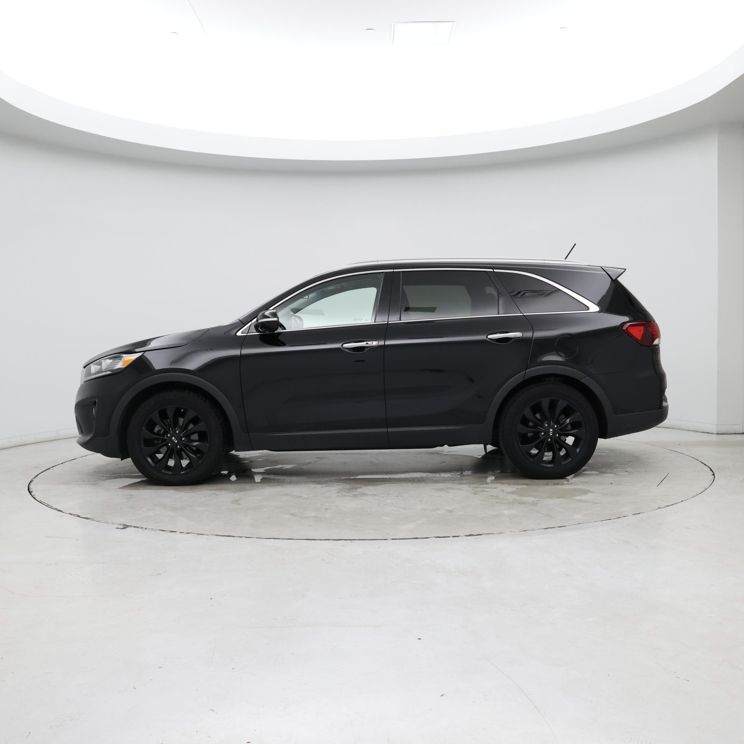 Thumbnail: 2020 Kia Sorento - 3