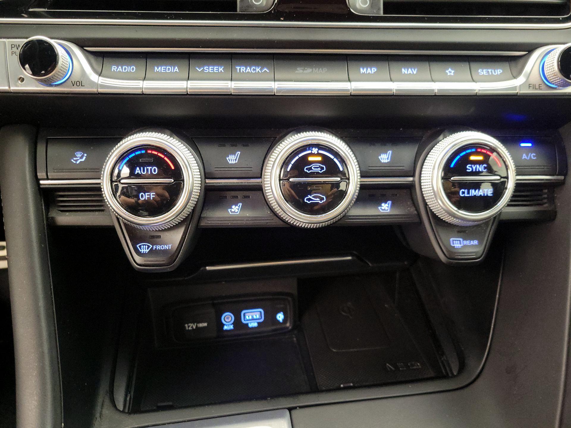 Thumbnail: 2019 Genesis G70 - 16