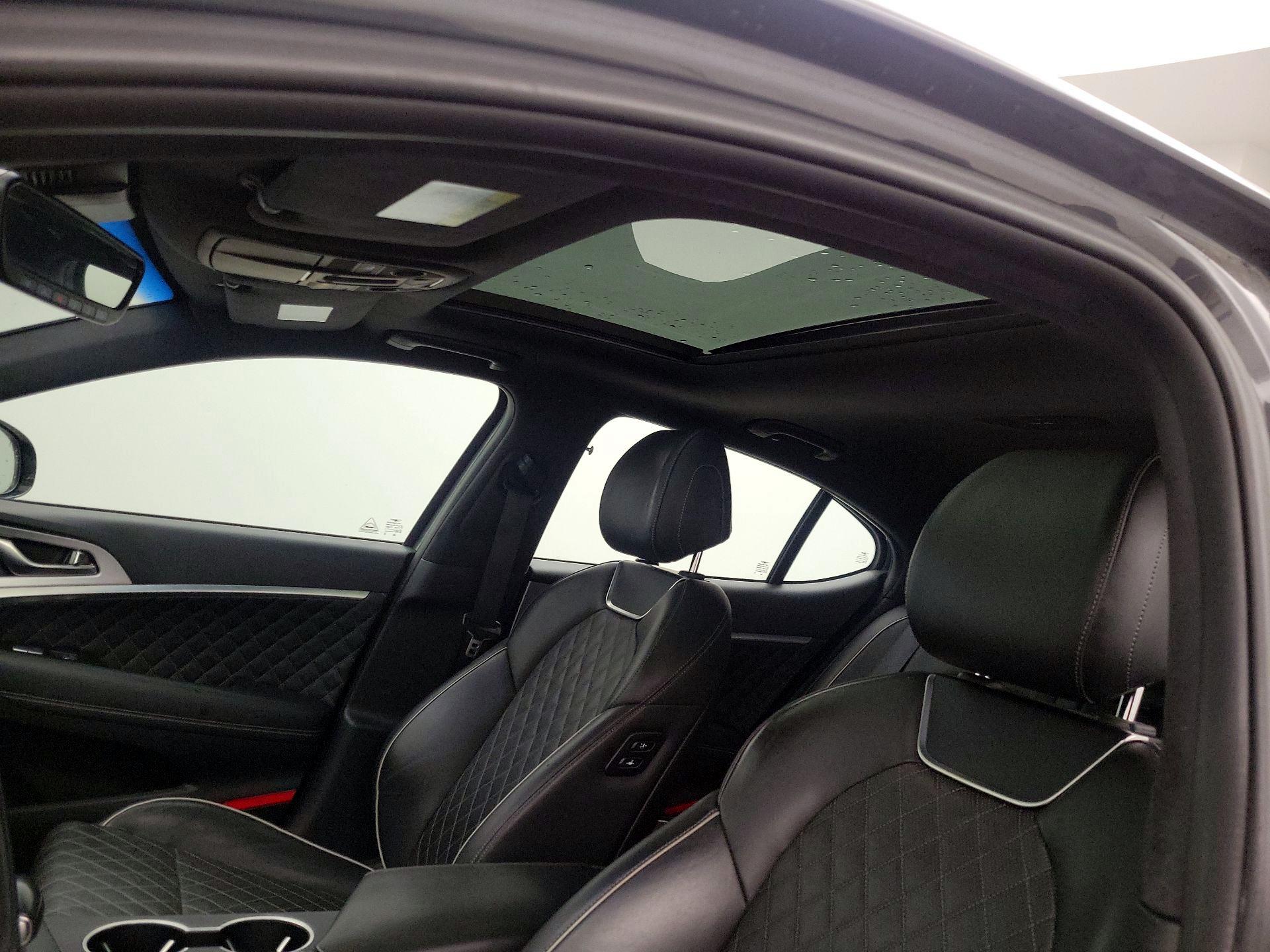Thumbnail: 2019 Genesis G70 - 19