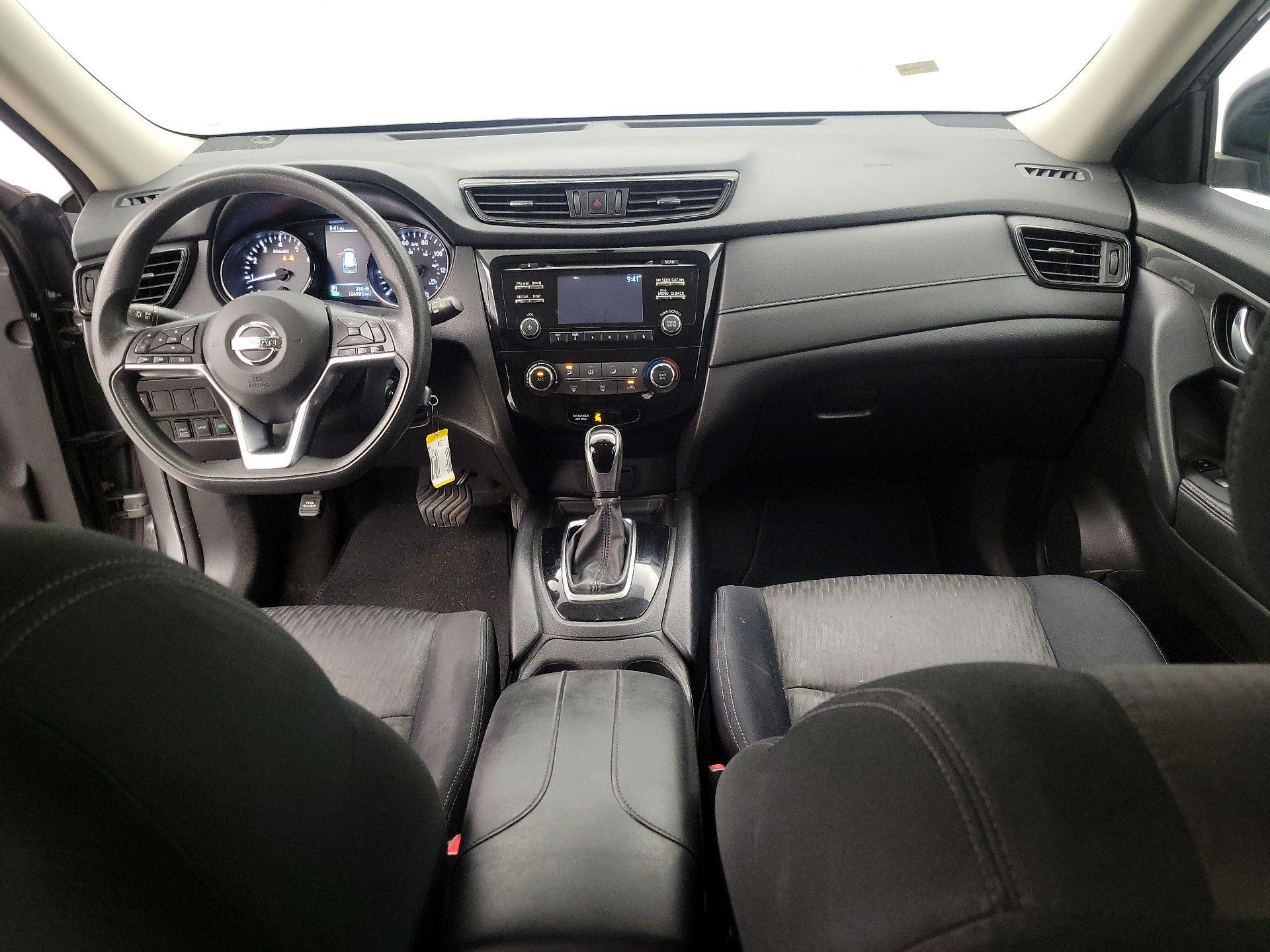 Thumbnail: 2017 Nissan Rogue - 9