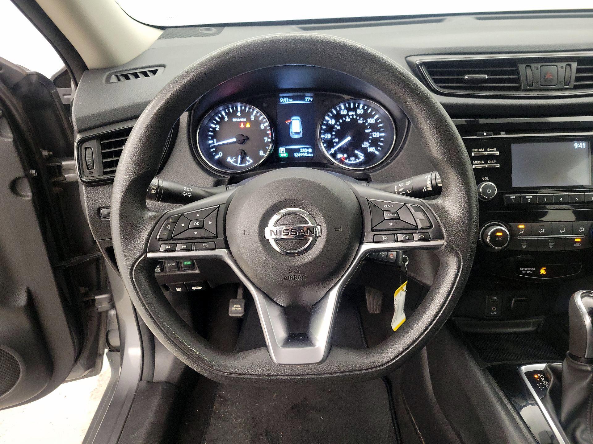Thumbnail: 2017 Nissan Rogue - 10