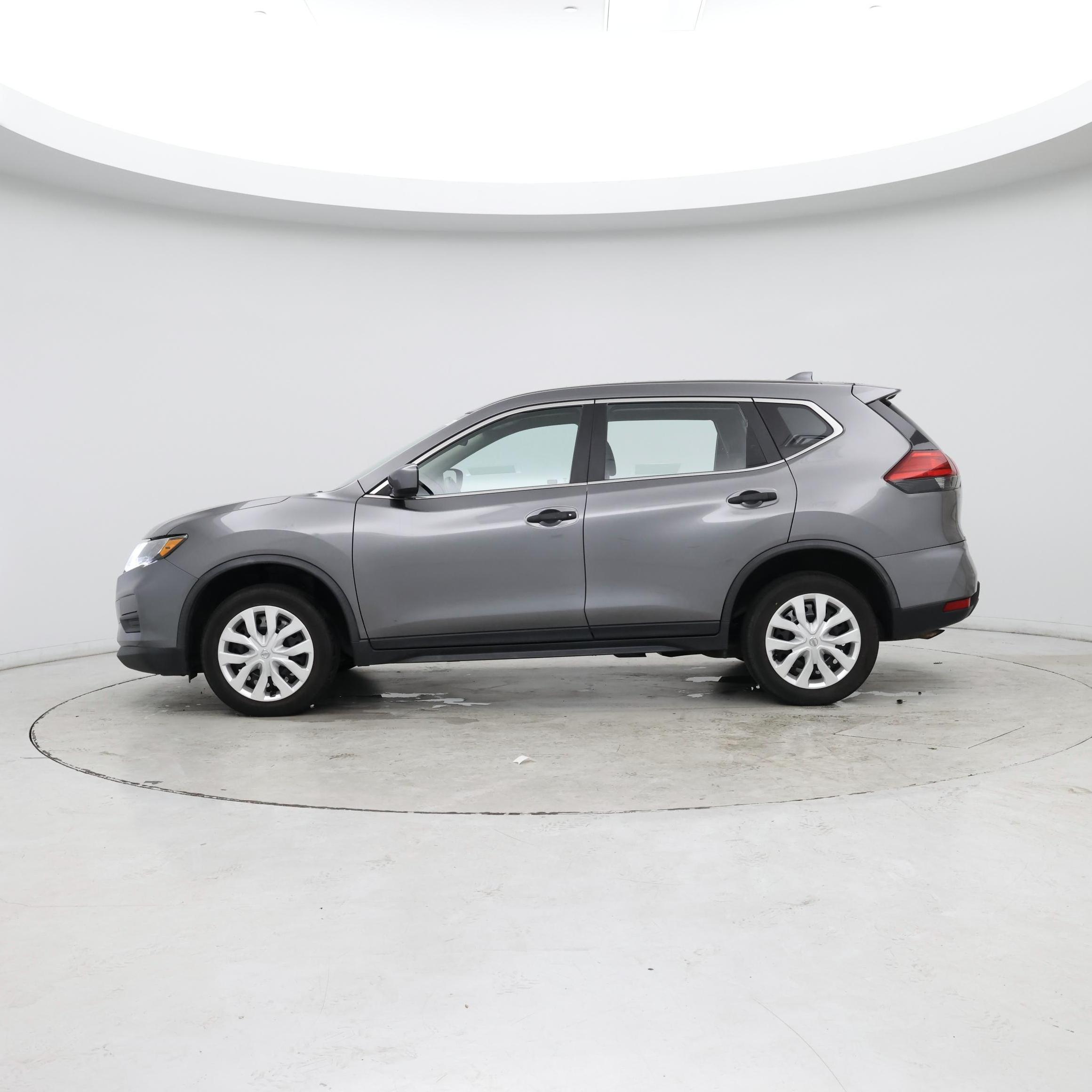 Thumbnail: 2017 Nissan Rogue - 3