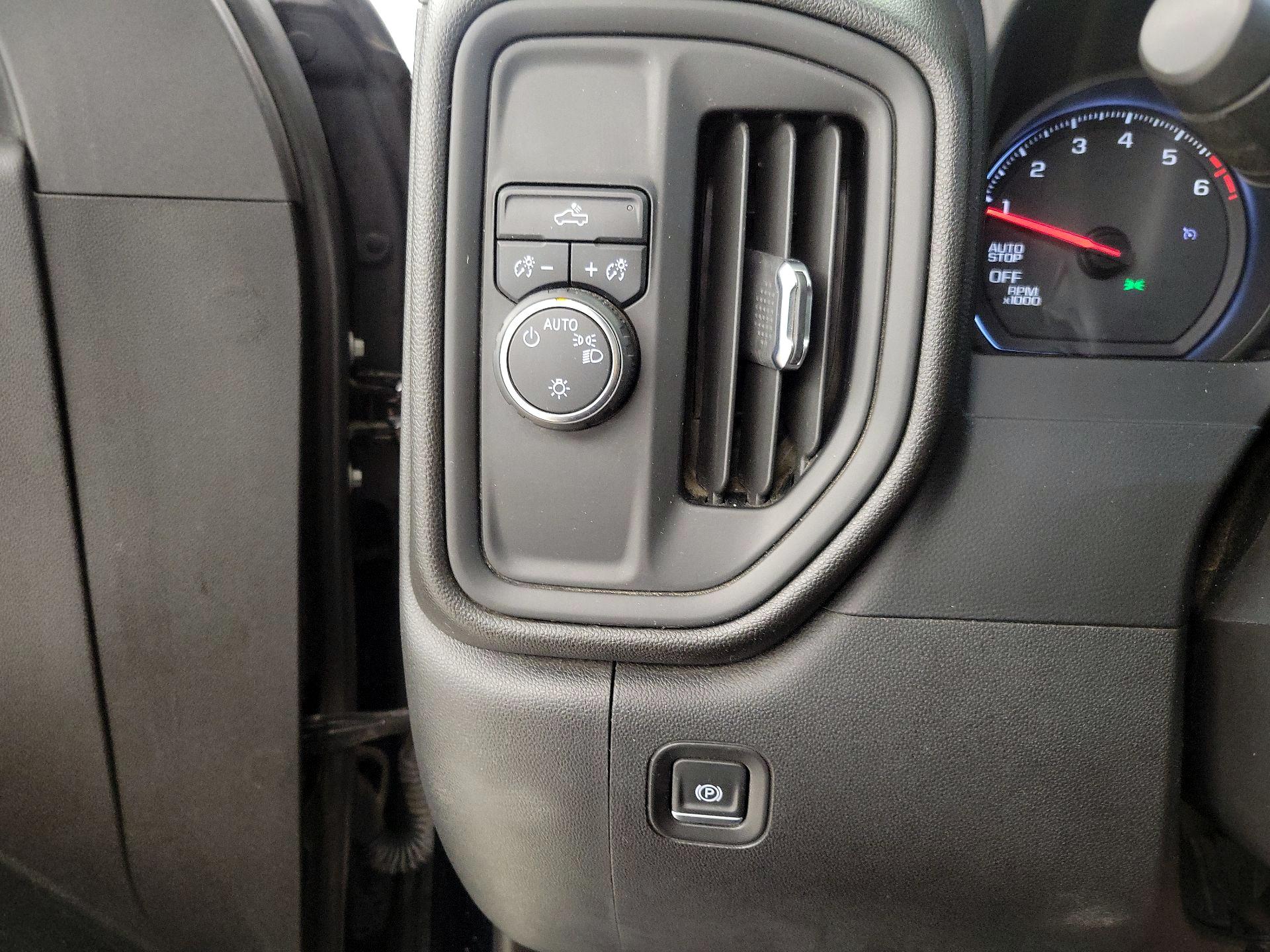 Thumbnail: 2021 Chevrolet Silverado 1500 - 13