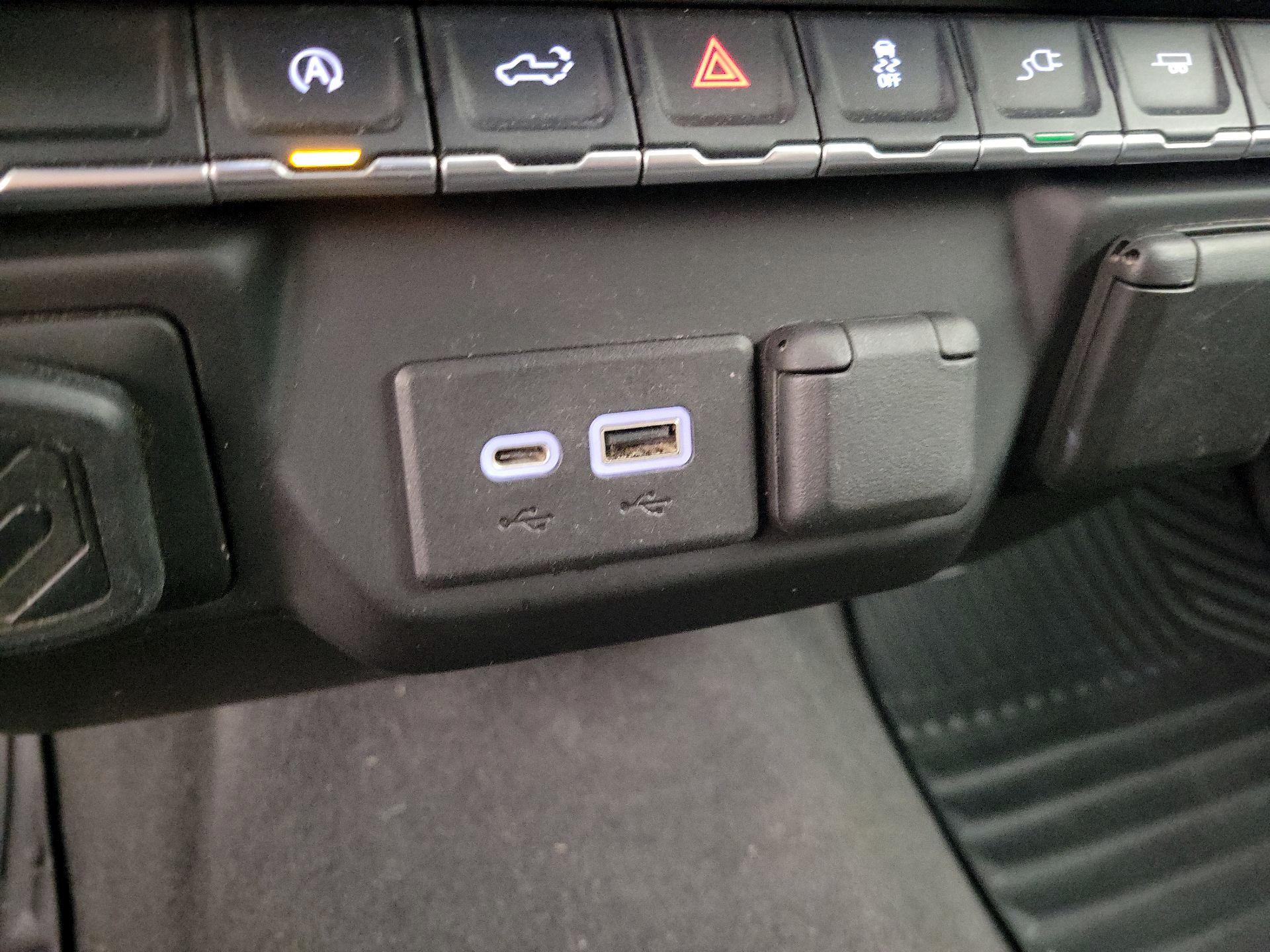 Thumbnail: 2021 Chevrolet Silverado 1500 - 18