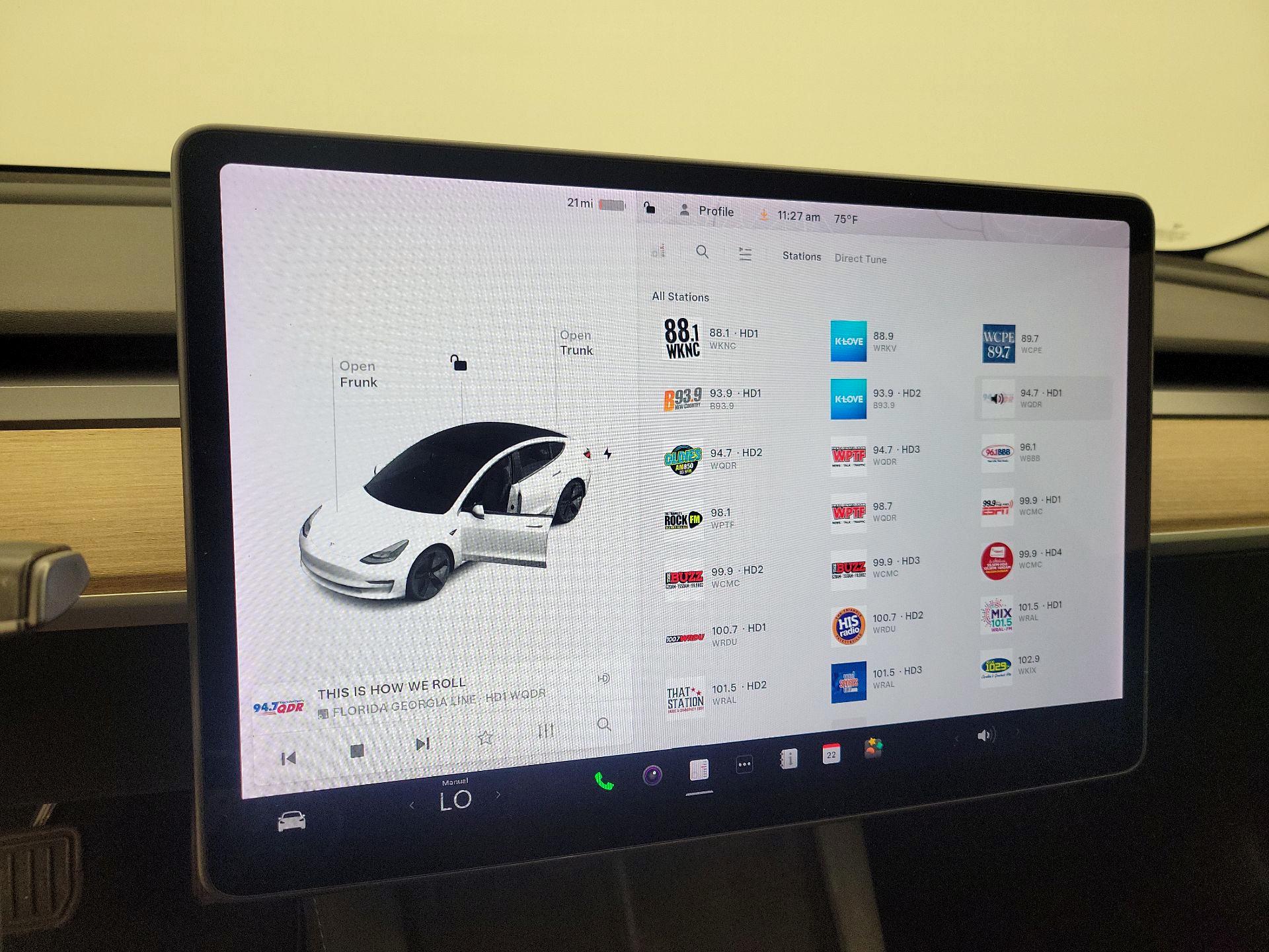 Thumbnail: 2021 Tesla Model 3 - 14