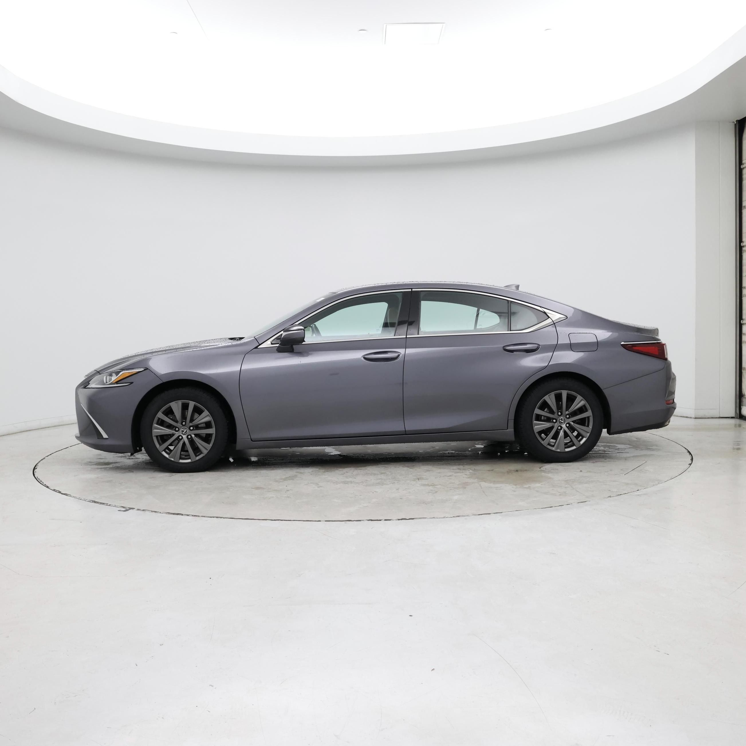 Thumbnail: 2020 Lexus ES - 3
