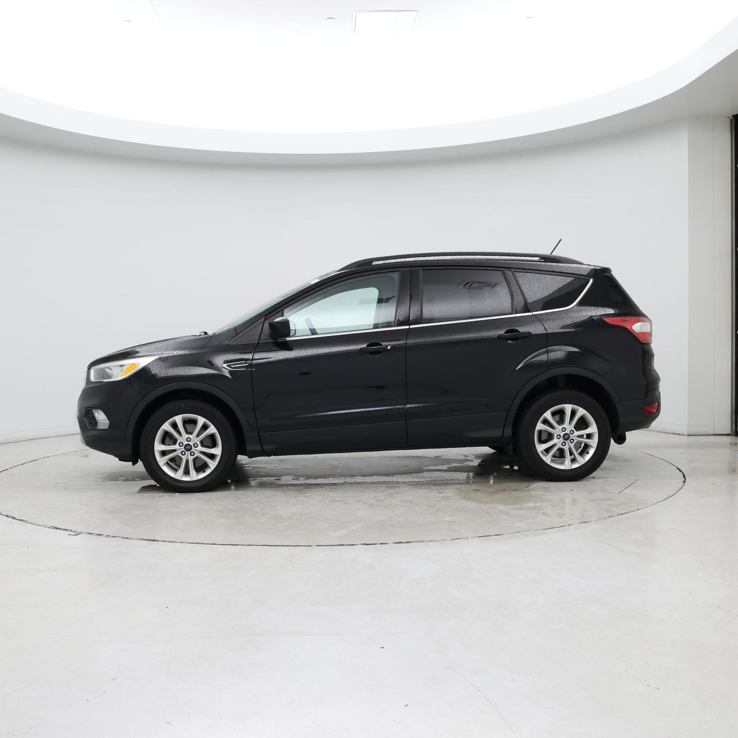 Thumbnail: 2018 Ford Escape - 3