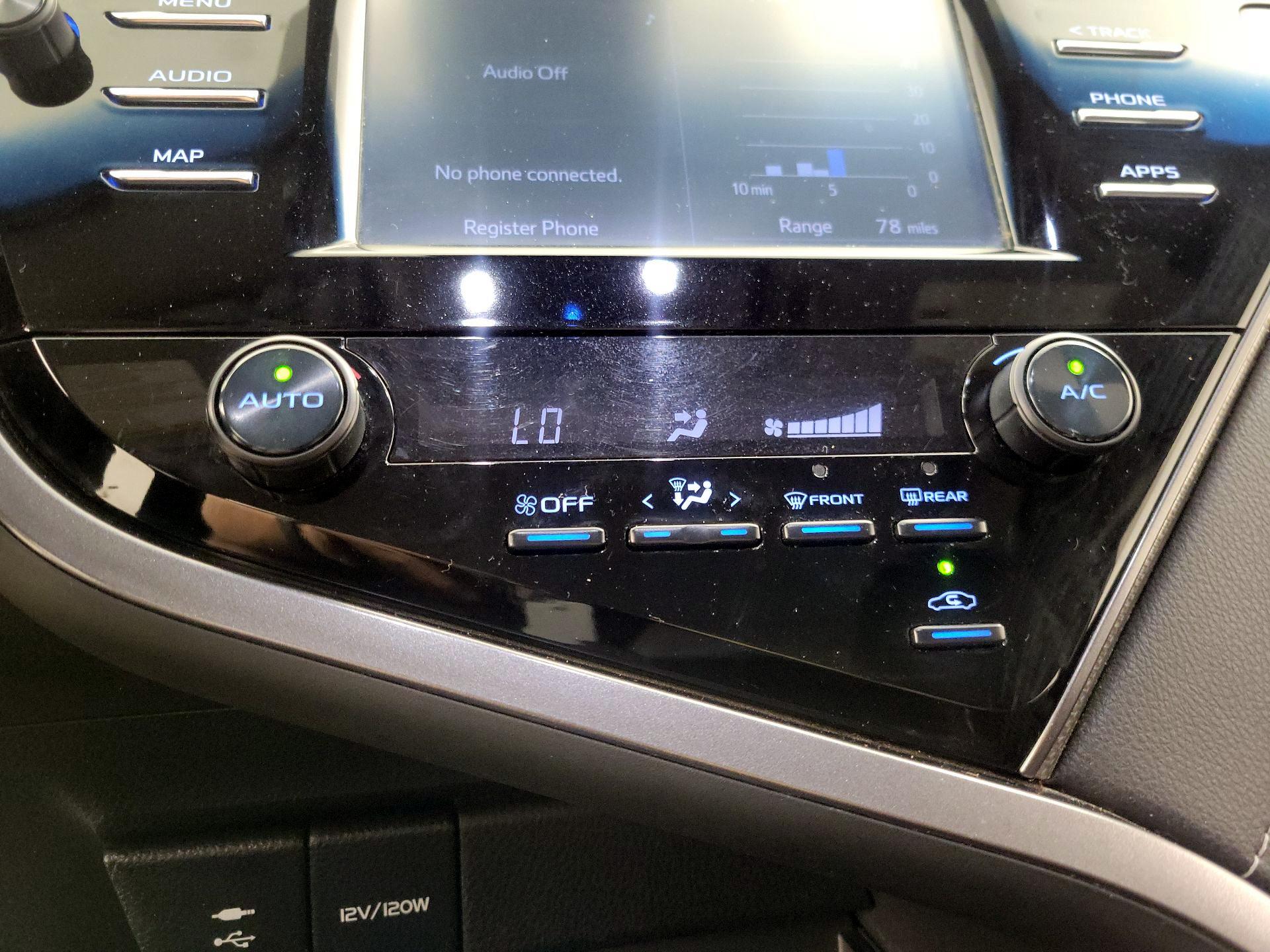 Thumbnail: 2019 Toyota Camry - 16