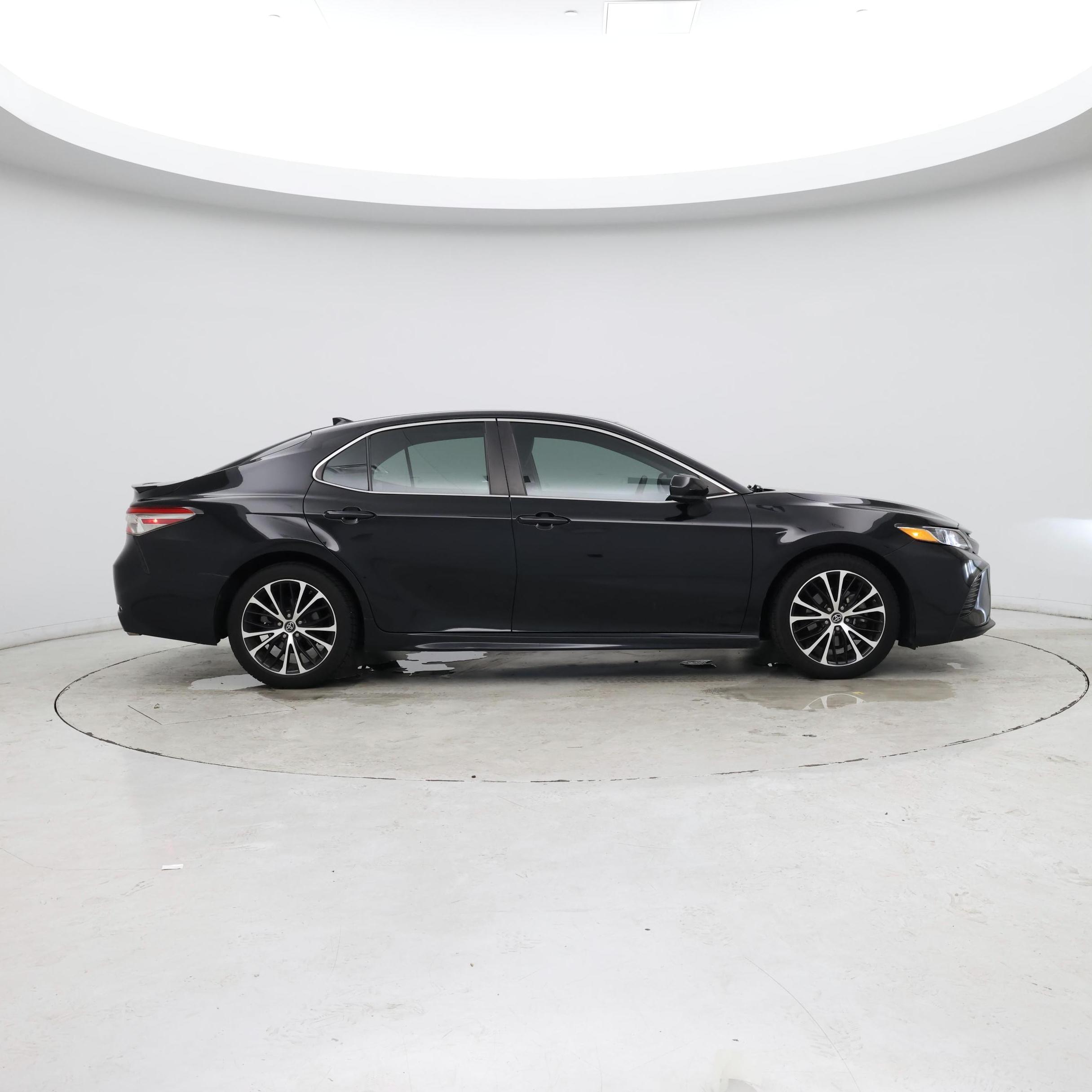 Thumbnail: 2019 Toyota Camry - 7