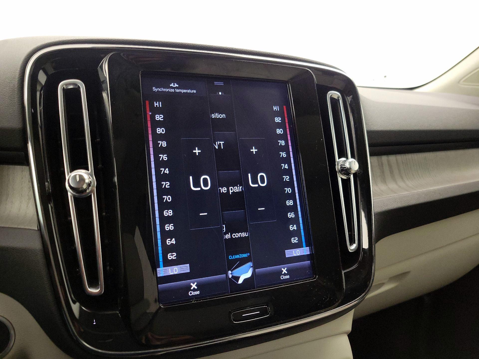 Thumbnail: 2020 Volvo XC40 - 16