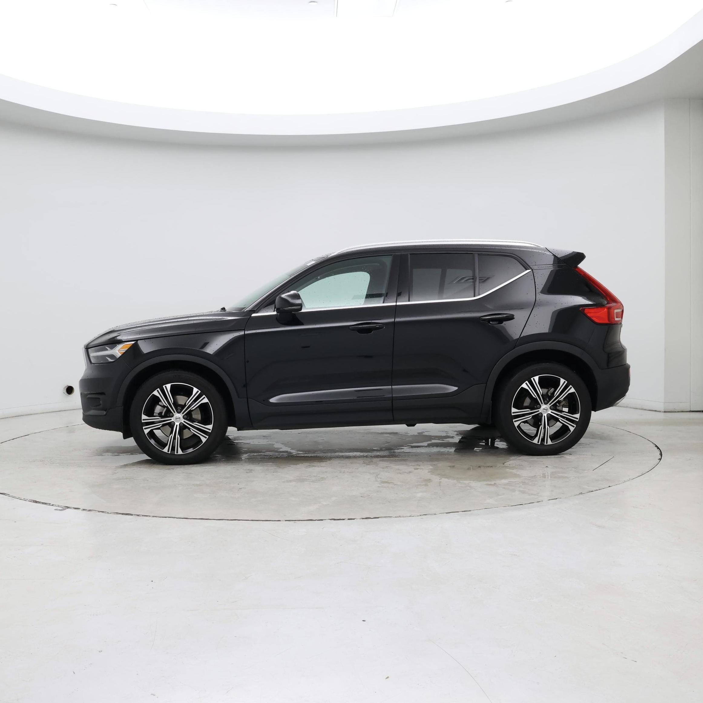 Thumbnail: 2020 Volvo XC40 - 3